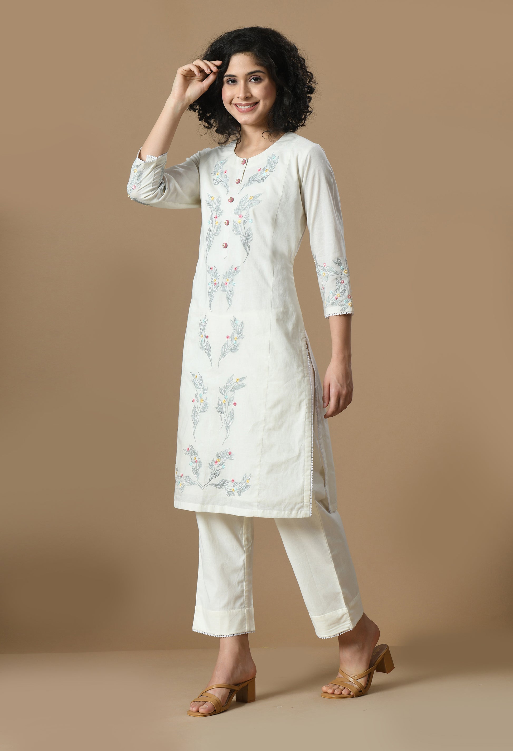 Women  Self design White Round Neck Cotton Kurta Set