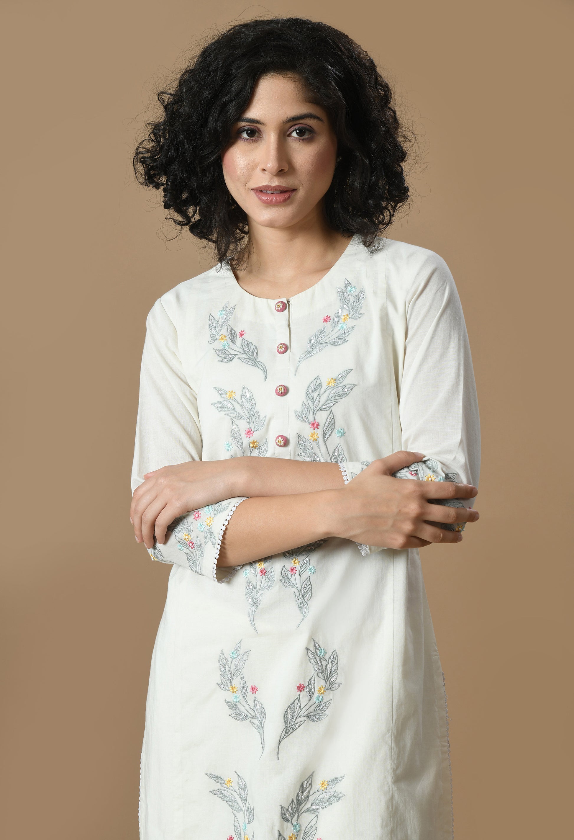Women  Self design White Round Neck Cotton Kurta Set