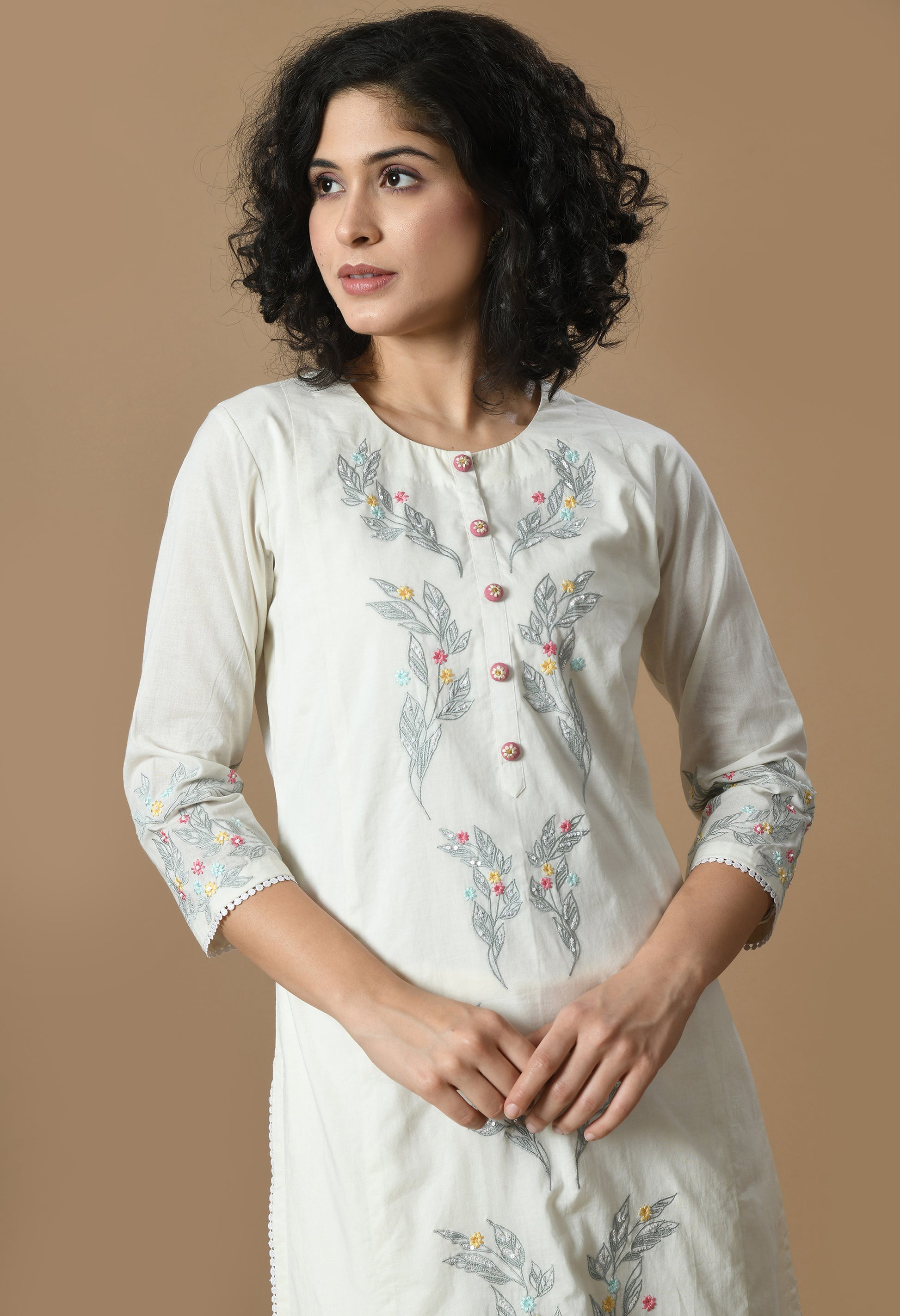 Women  Self design White Round Neck Cotton Kurta Set