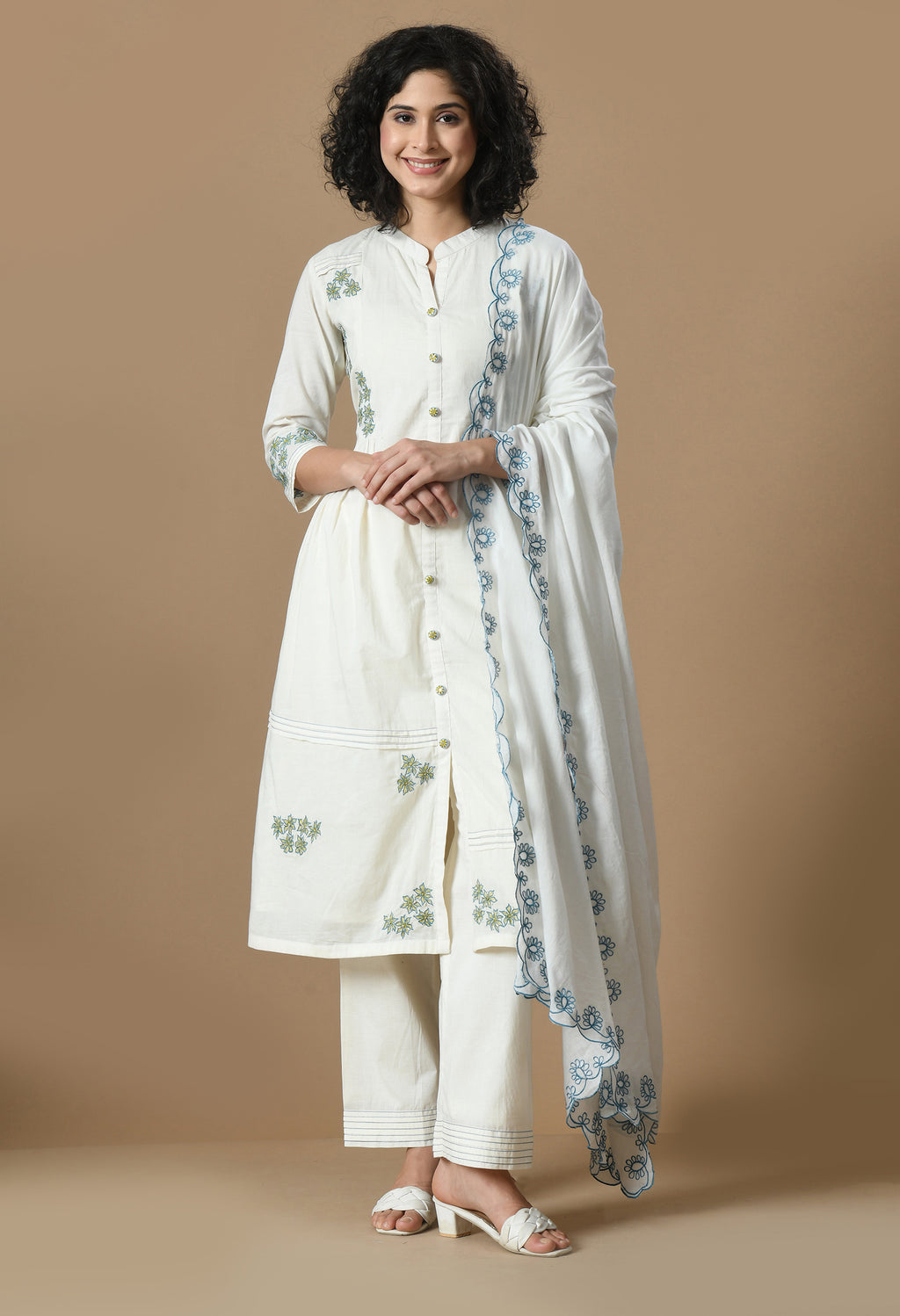 Women  Self design White Collar Neck Cotton Kurta Set