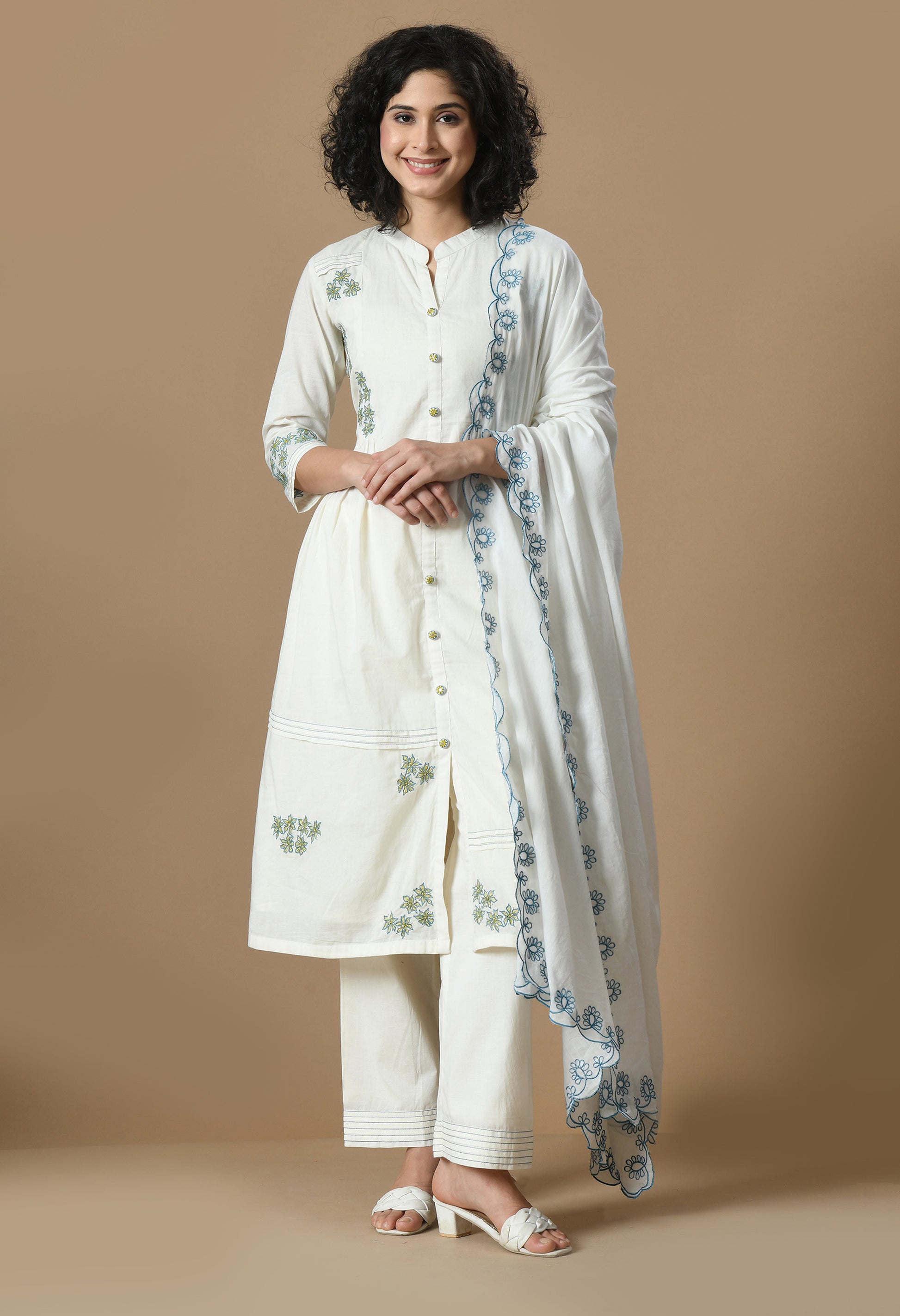 Women  Self design White Collar Neck Cotton Kurta Set