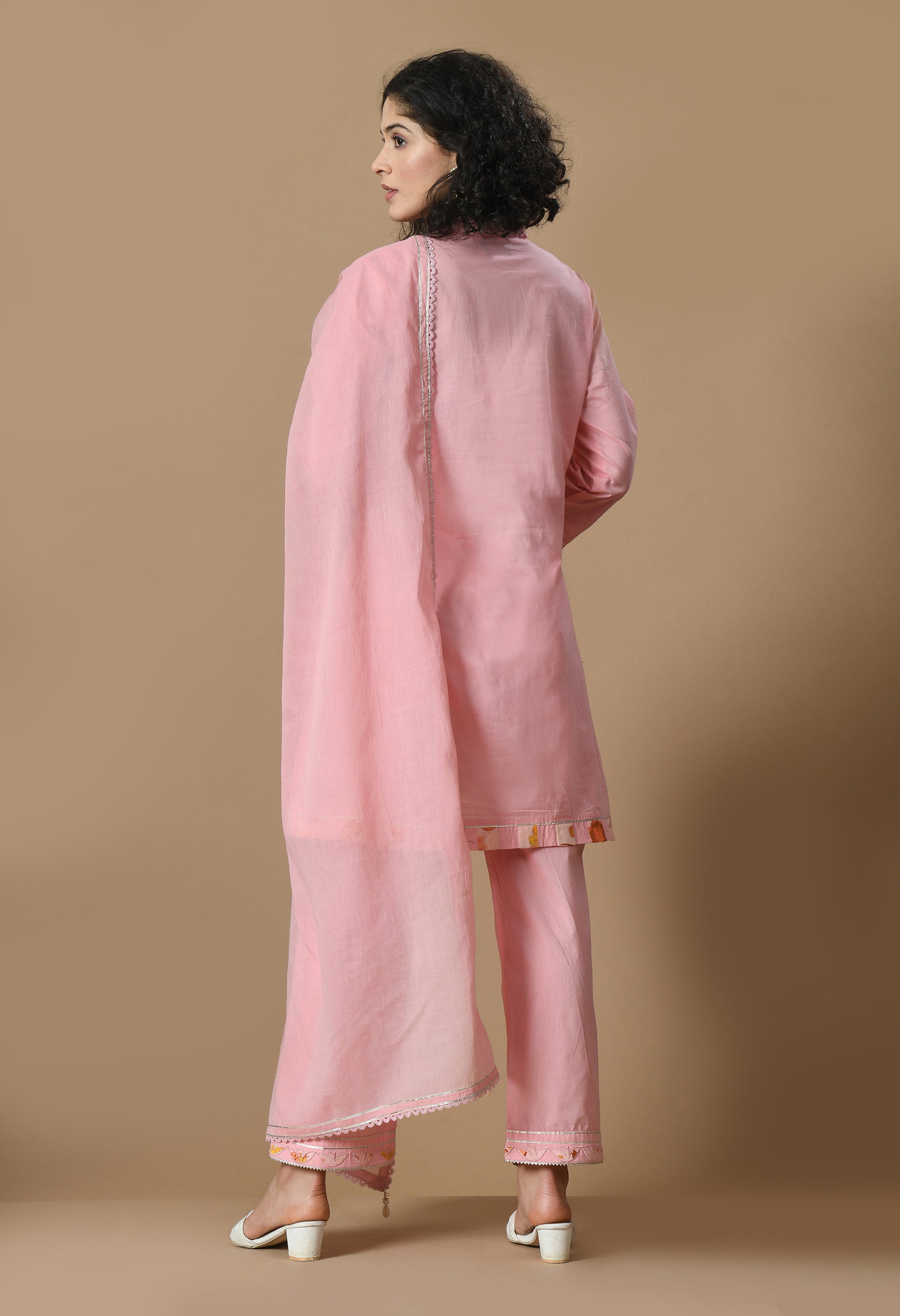 Women Self design Pink V Neck Cotton Kurta Set