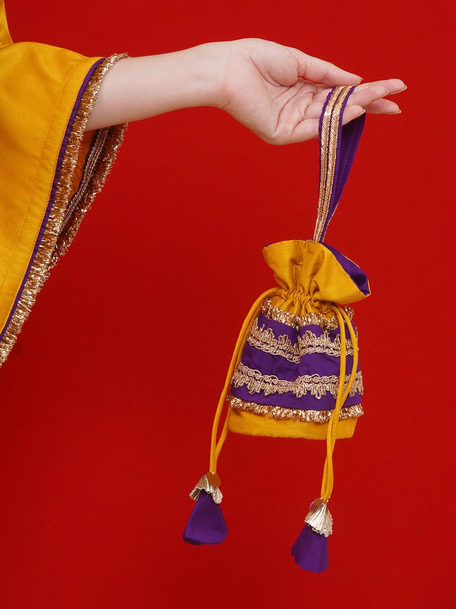Women Yelow Kaftaan Set with ineer and Potli