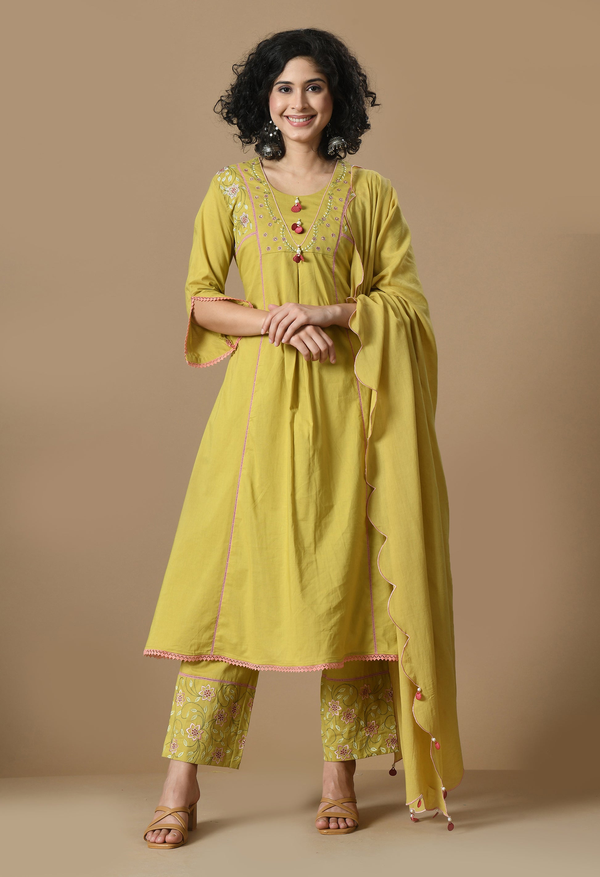 Women Self Design Mehndi Round Neck Cotton Kurta Set