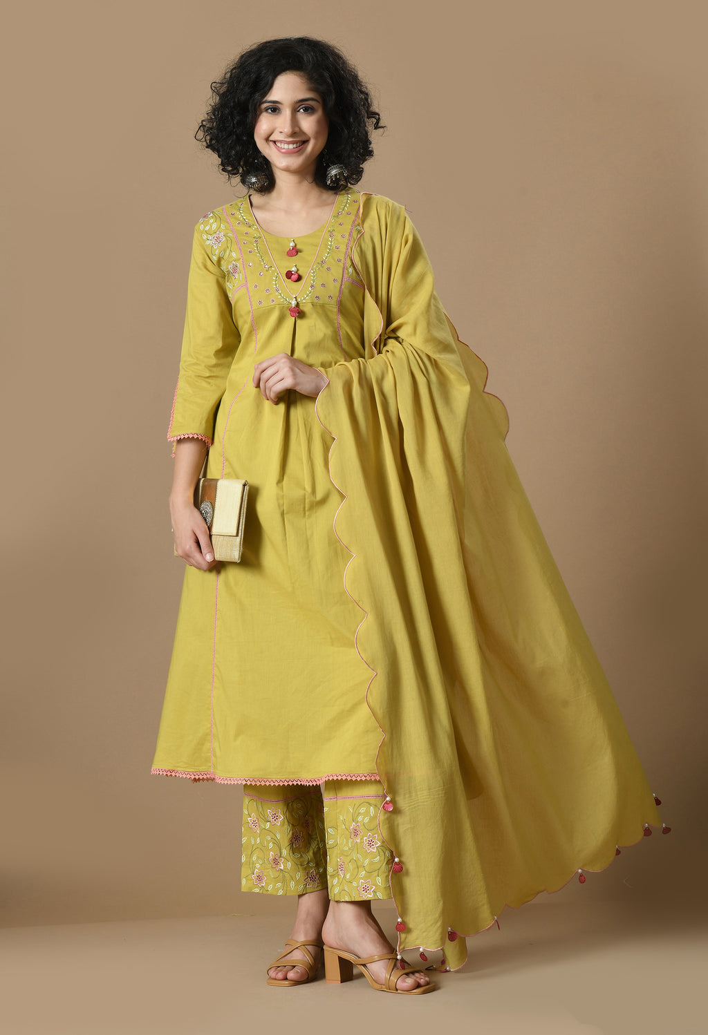 Women Self Design Mehndi Round Neck Cotton Kurta Set