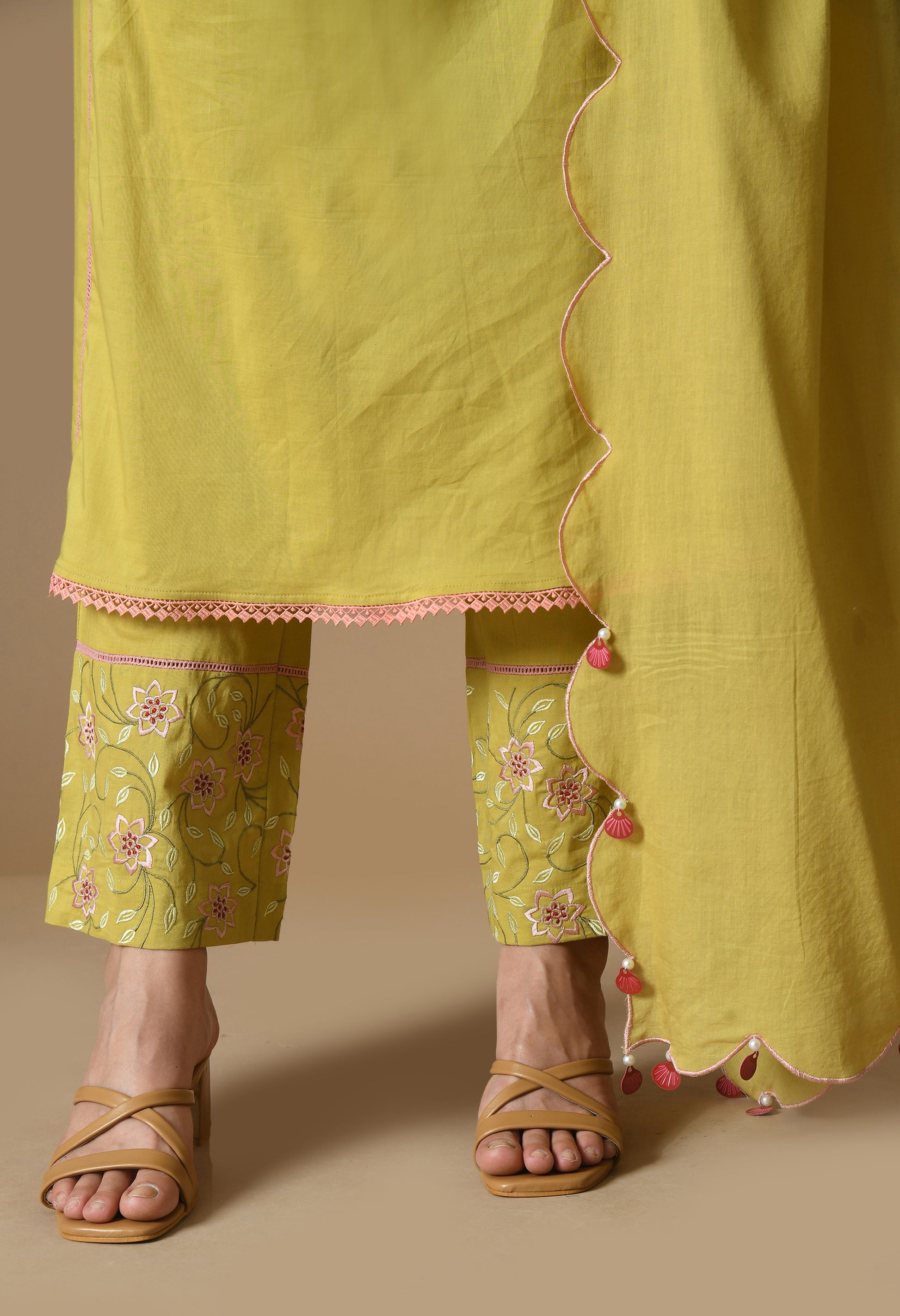 Women Self Design Mehndi Round Neck Cotton Kurta Set