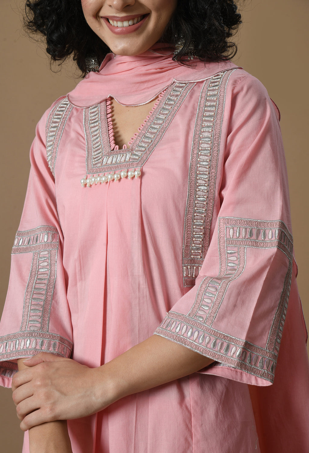 Women Self design Pink Cotton Kurta Set