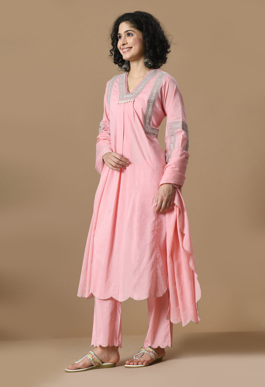 Women Self design Pink Cotton Kurta Set