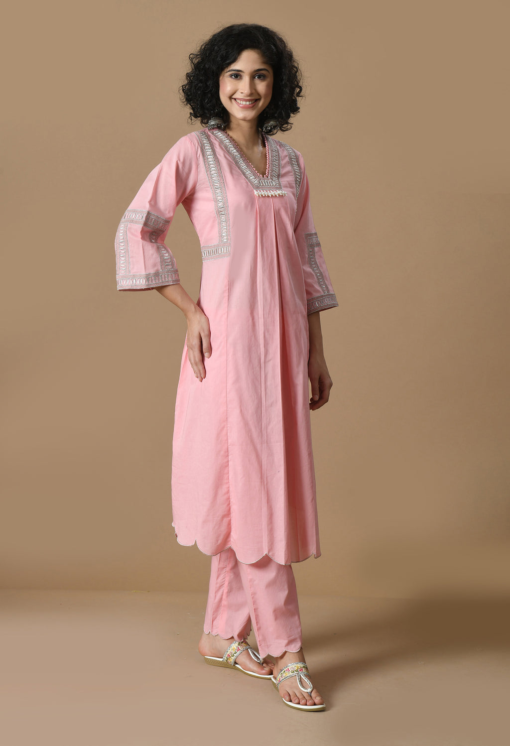 Women Self design Pink Cotton Kurta Set