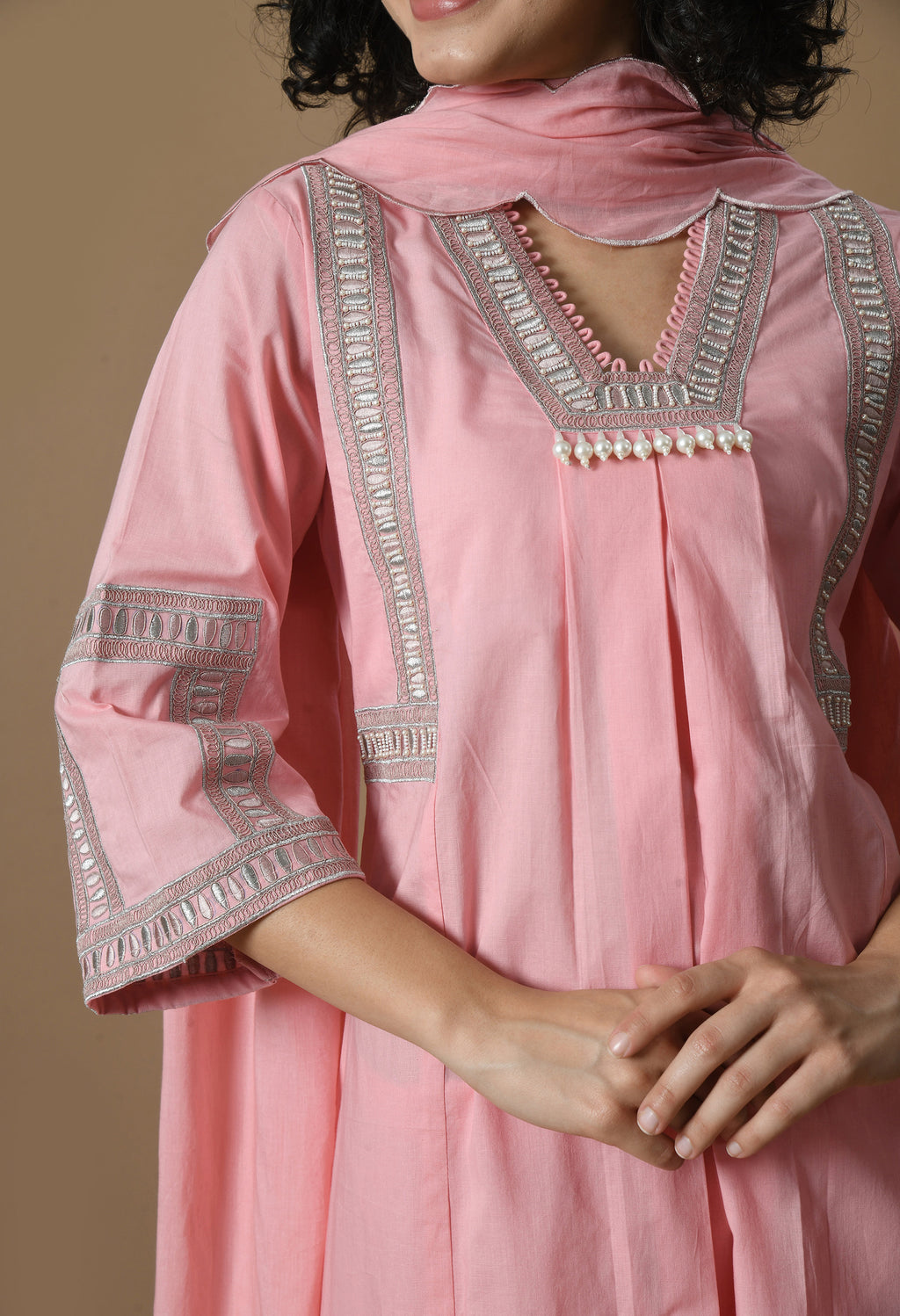 Women Self design Pink Cotton Kurta Set