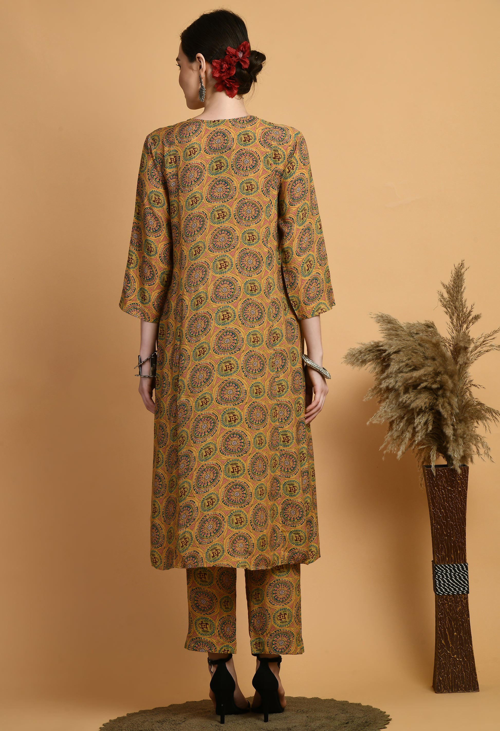 Women Printed Musturd V Neck Maslin Kurta Set