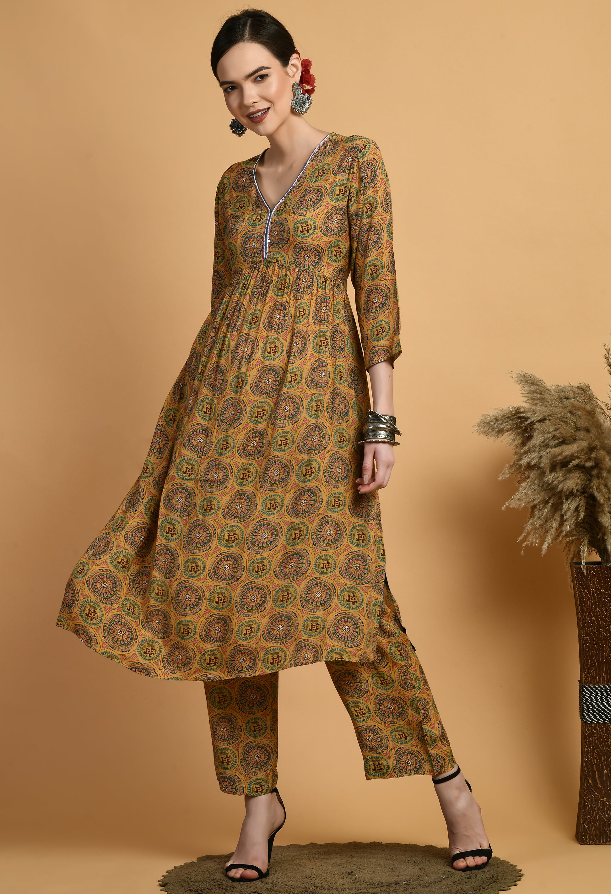 Women Printed Musturd V Neck Maslin Kurta Set