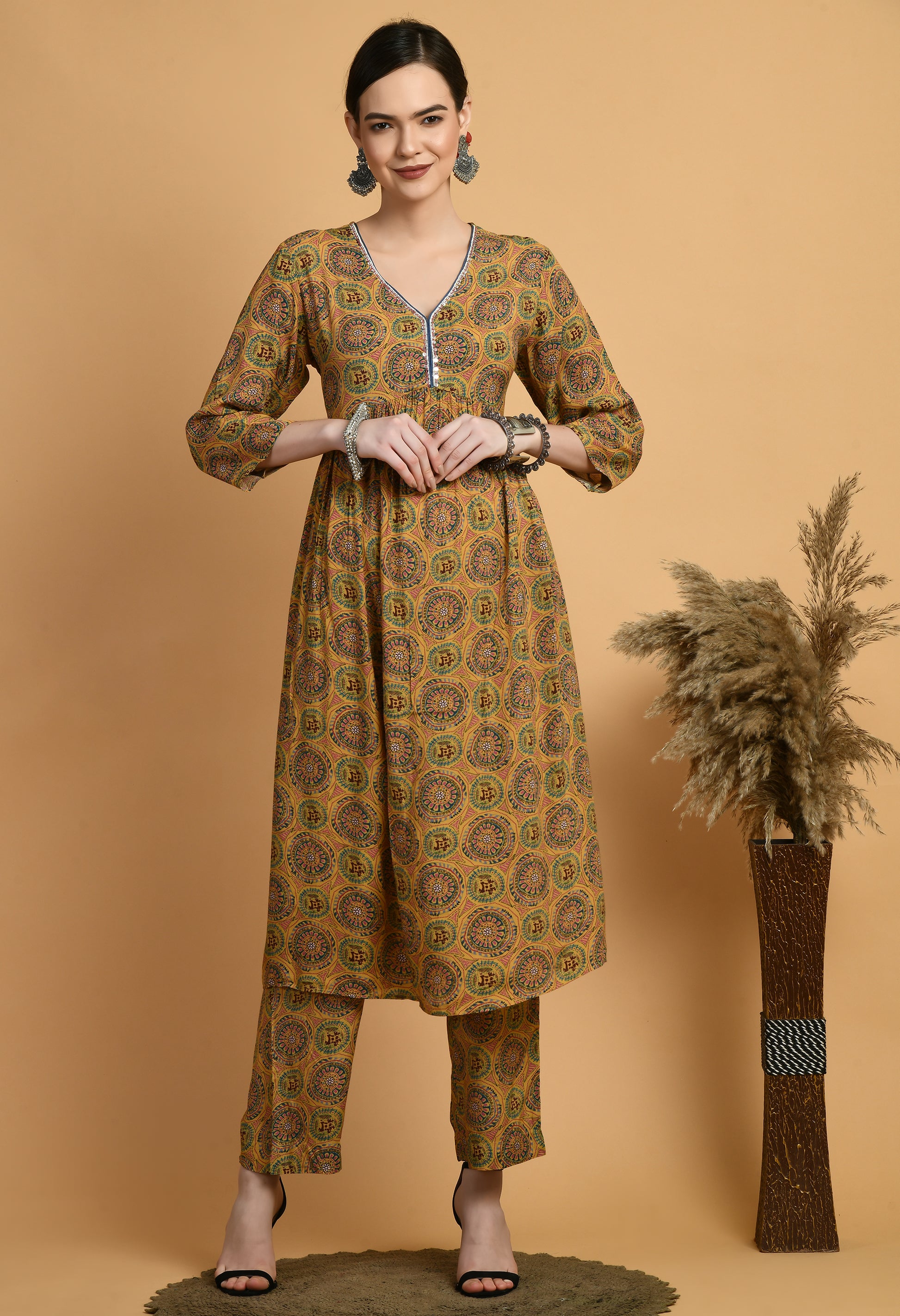 Women Printed Musturd V Neck Maslin Kurta Set