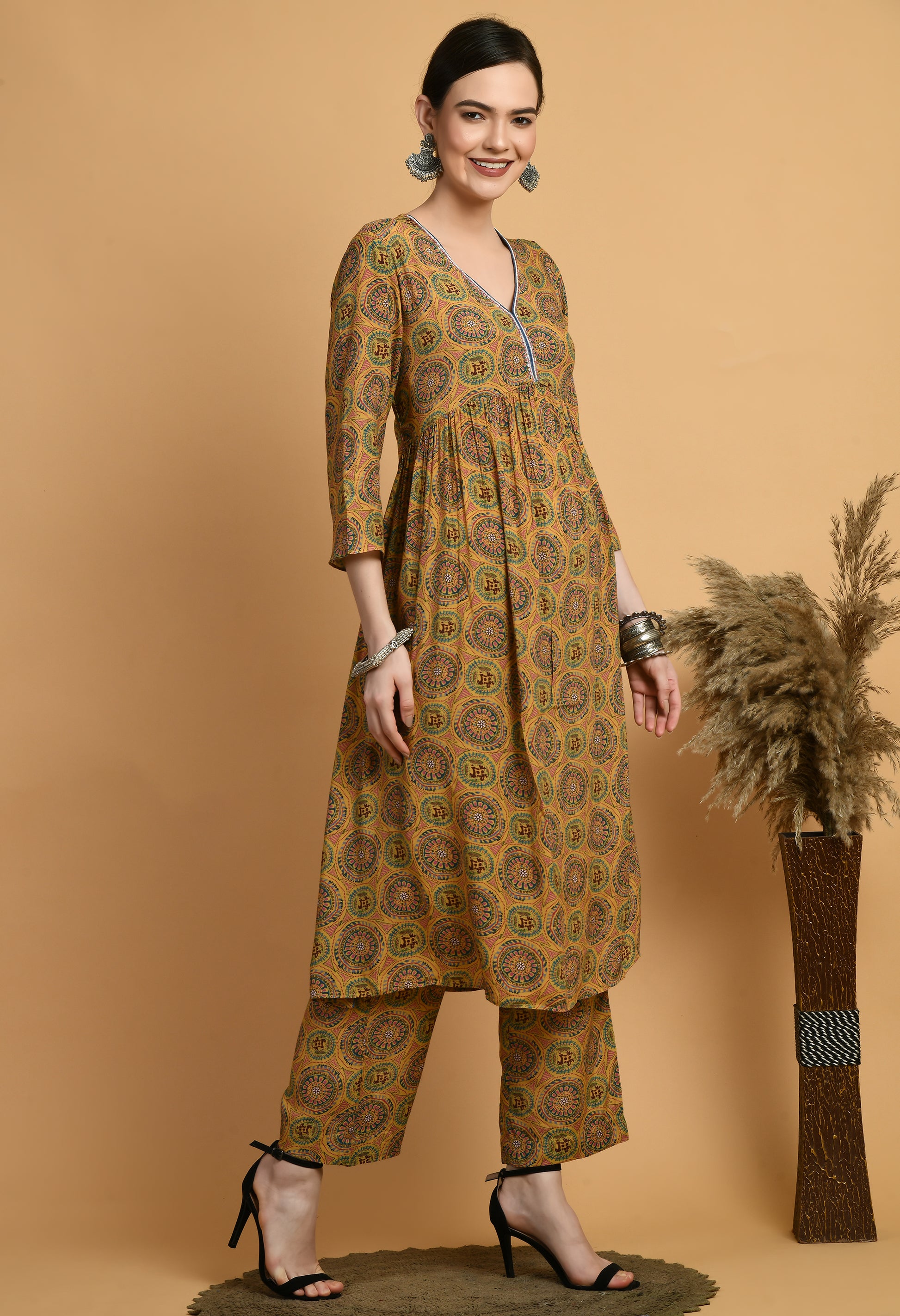 Women Printed Musturd V Neck Maslin Kurta Set