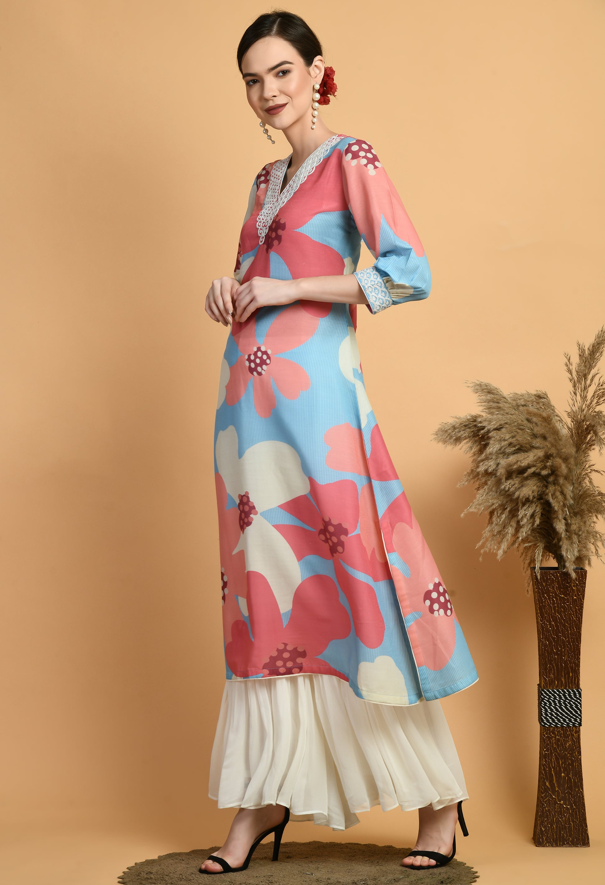 Women Printed White V Neck Maslin Kurta Set