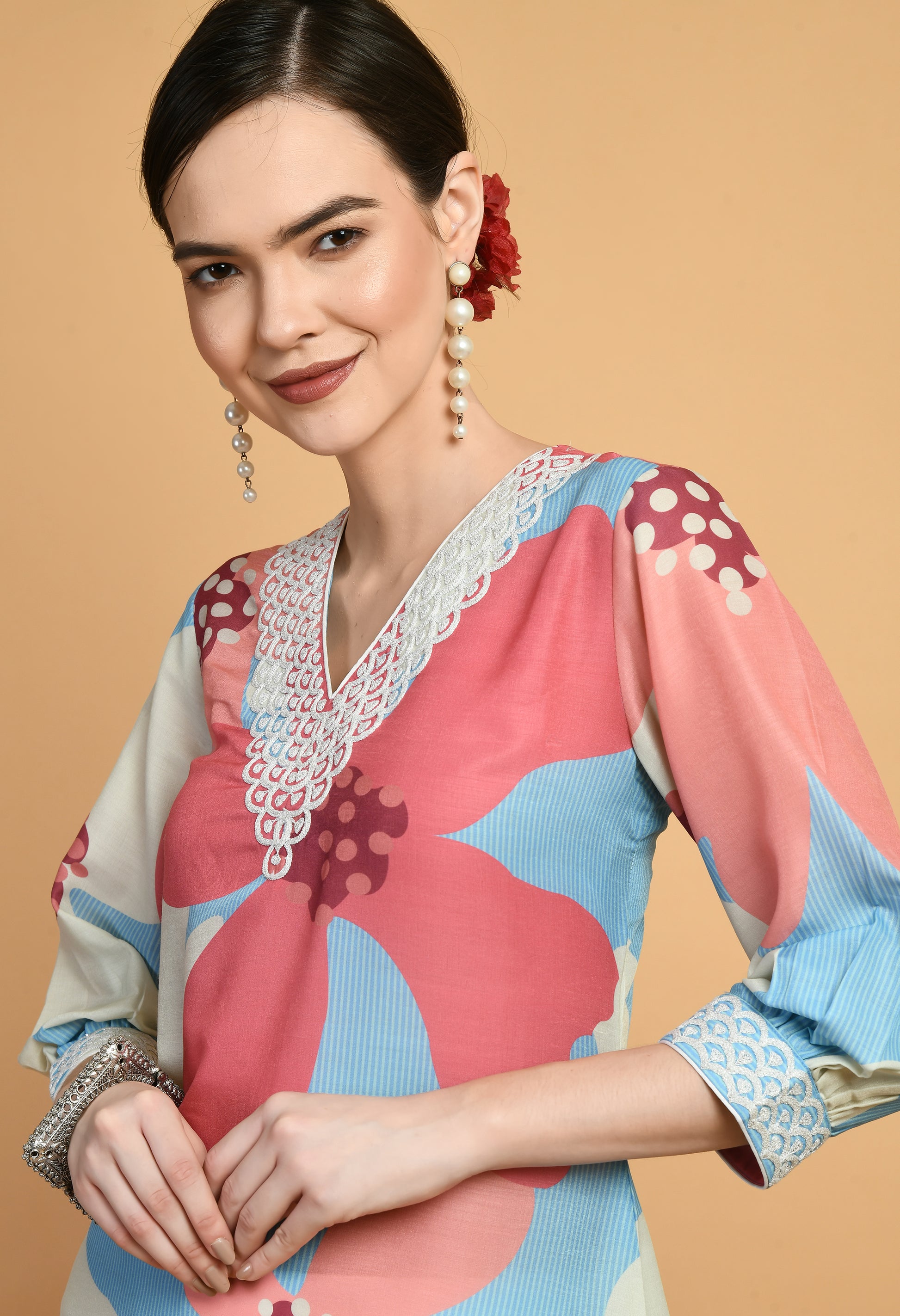 Women Printed White V Neck Maslin Kurta Set
