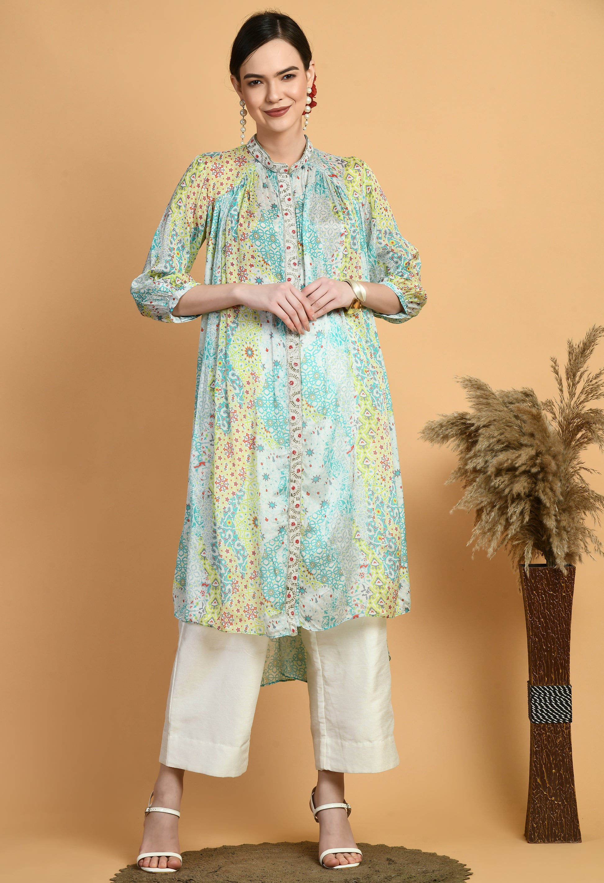 Women  Printed White Collar Neck Chinnon Kurta Set