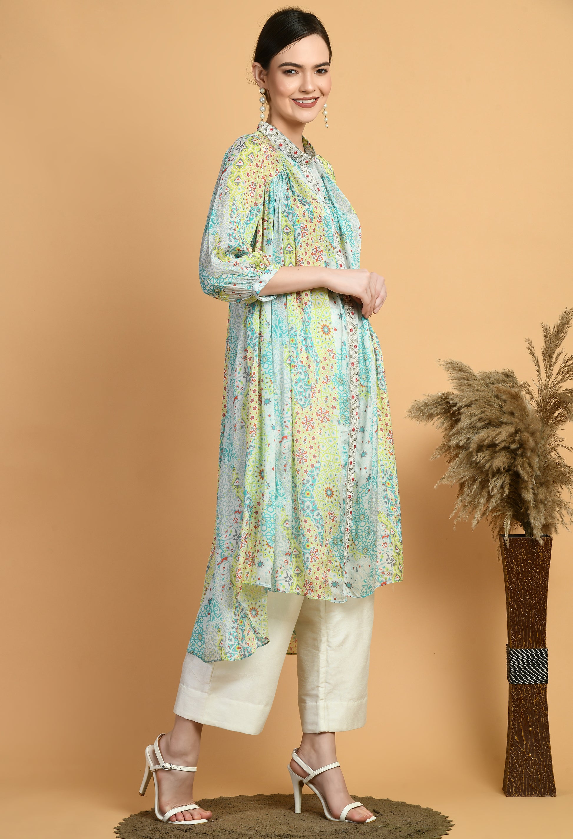 Women  Printed White Collar Neck Chinnon Kurta Set
