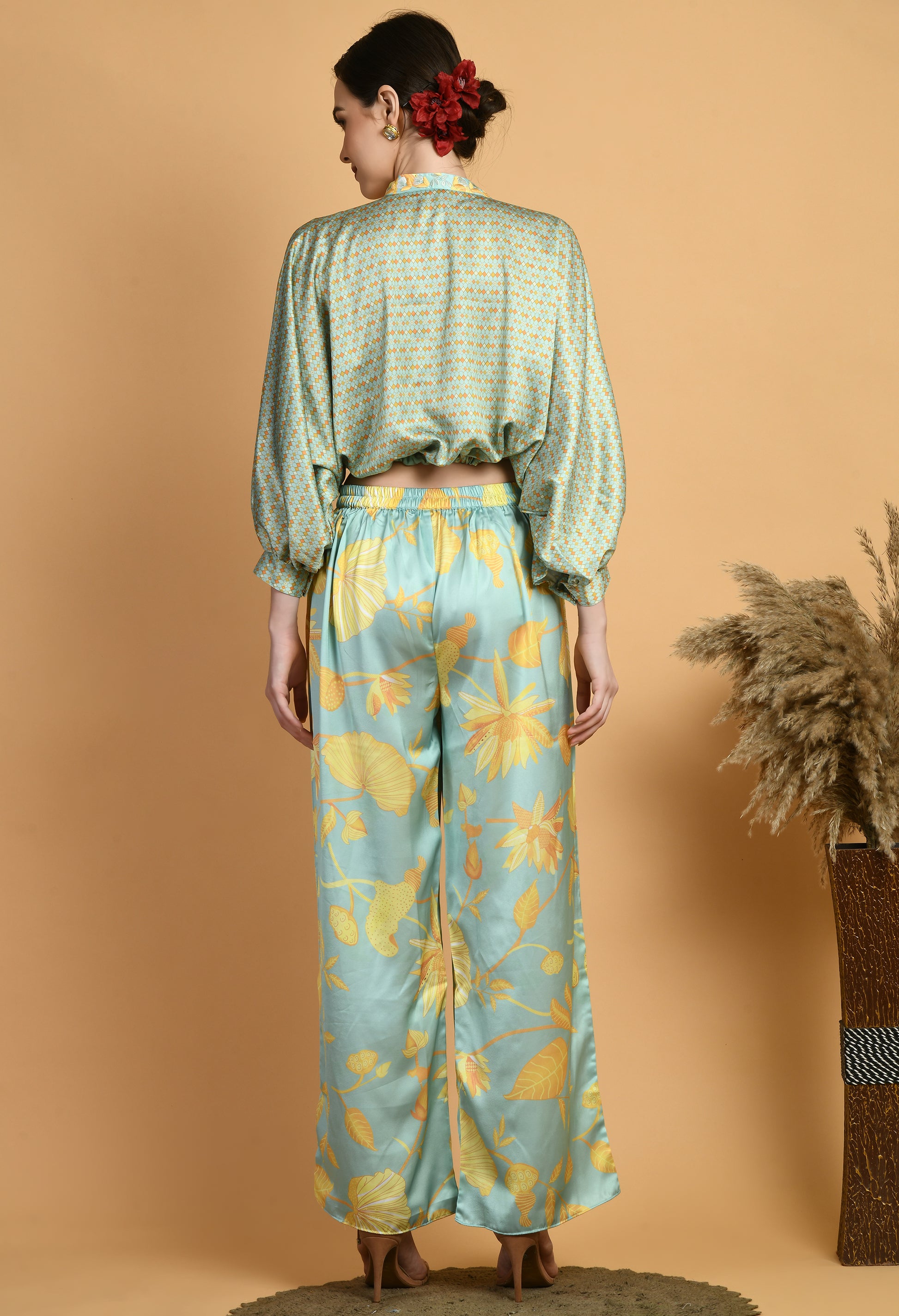 Women Printed Green Collar Neck Viscose Kurta Set