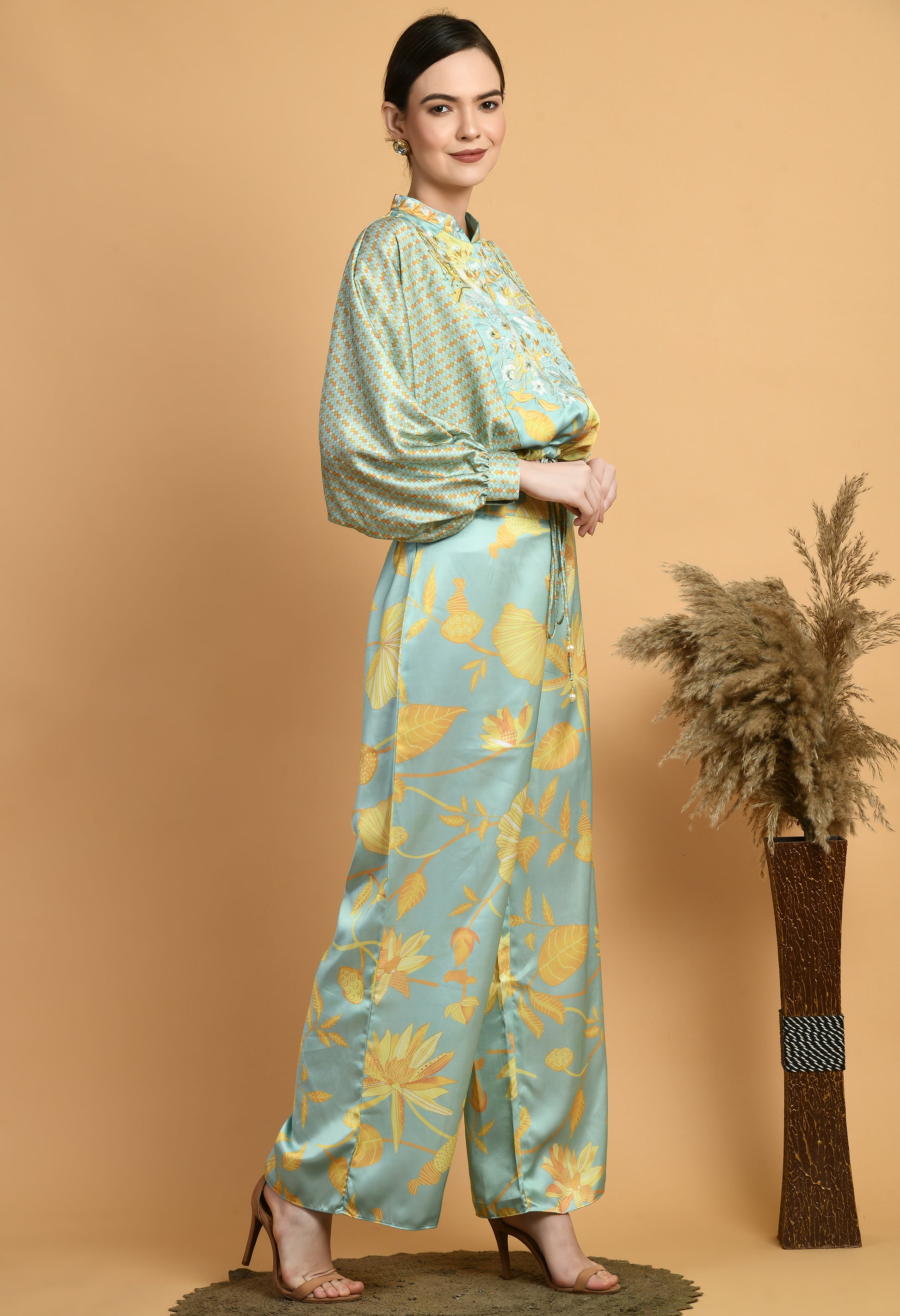 Women Printed Green Collar Neck Viscose Kurta Set