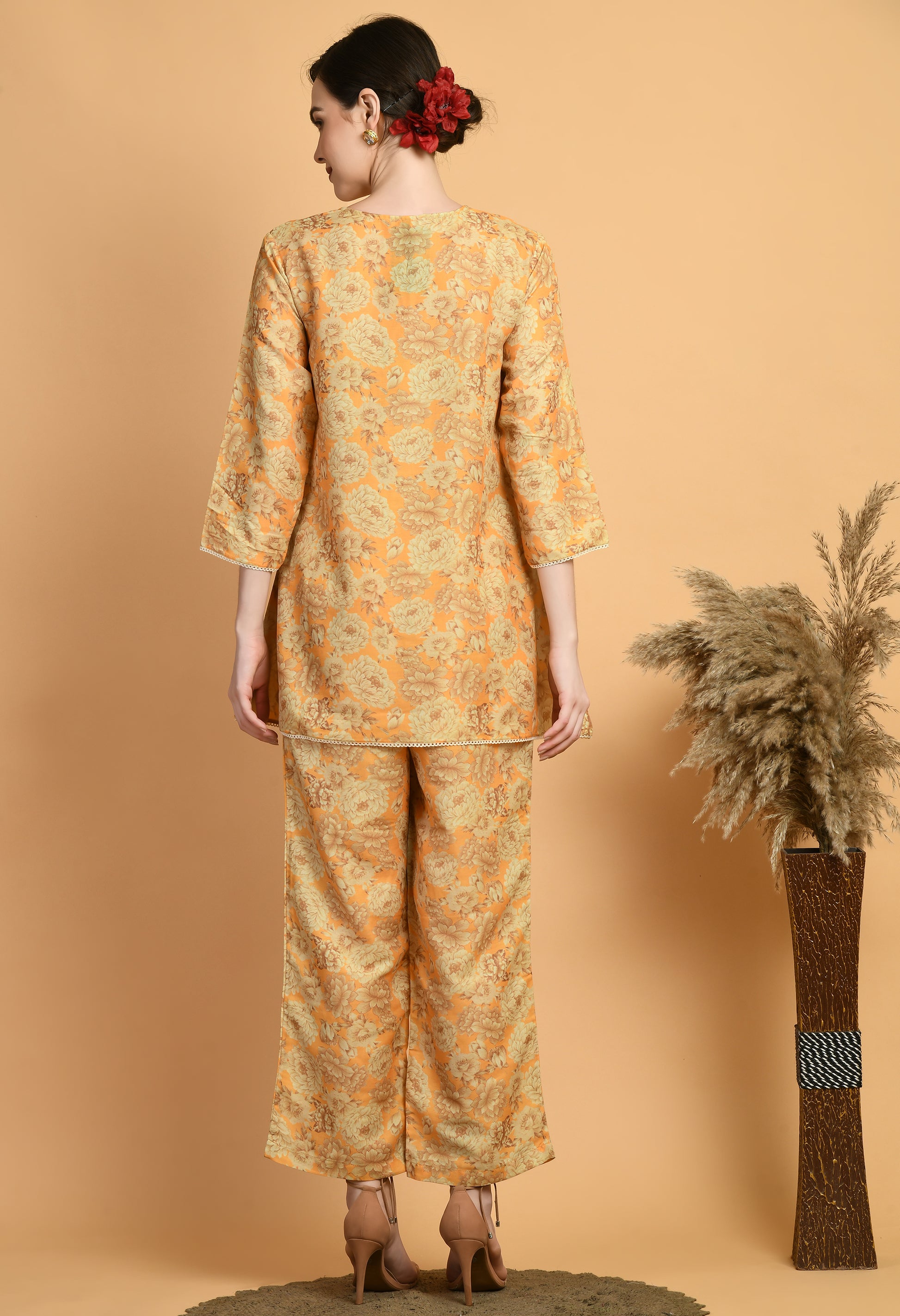 Women Printed Light Musturd Round Neck Maslin Kurta Set