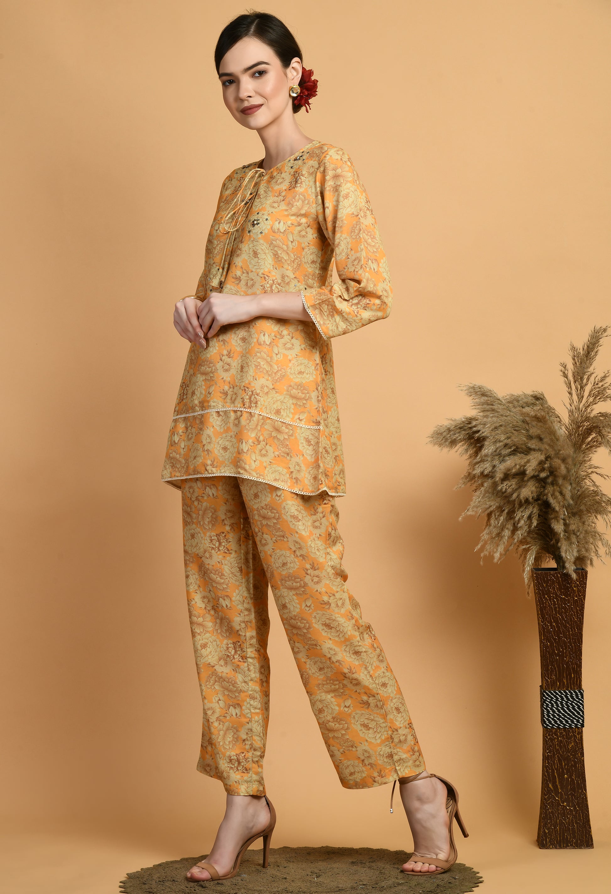 Women Printed Light Musturd Round Neck Maslin Kurta Set