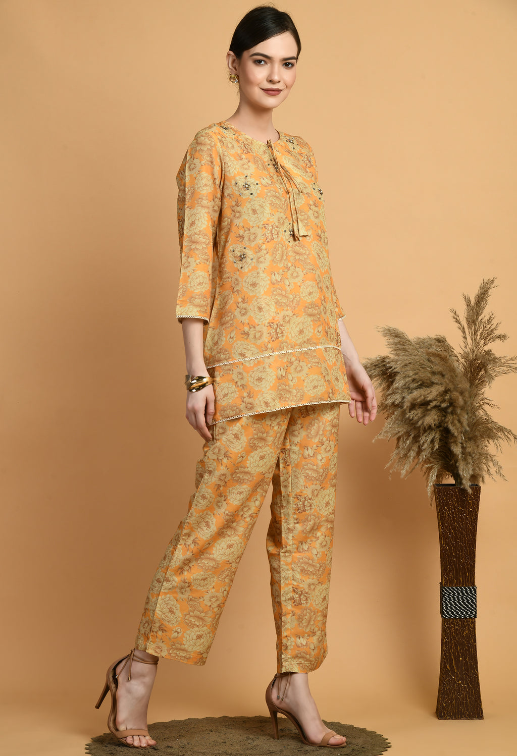 Women Printed Light Musturd Round Neck Maslin Kurta Set