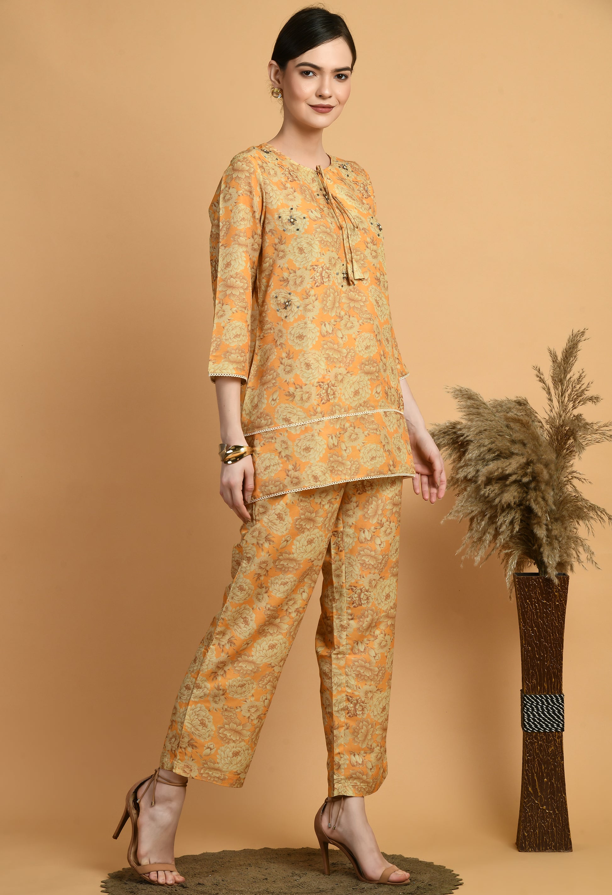Women Printed Light Musturd Round Neck Maslin Kurta Set