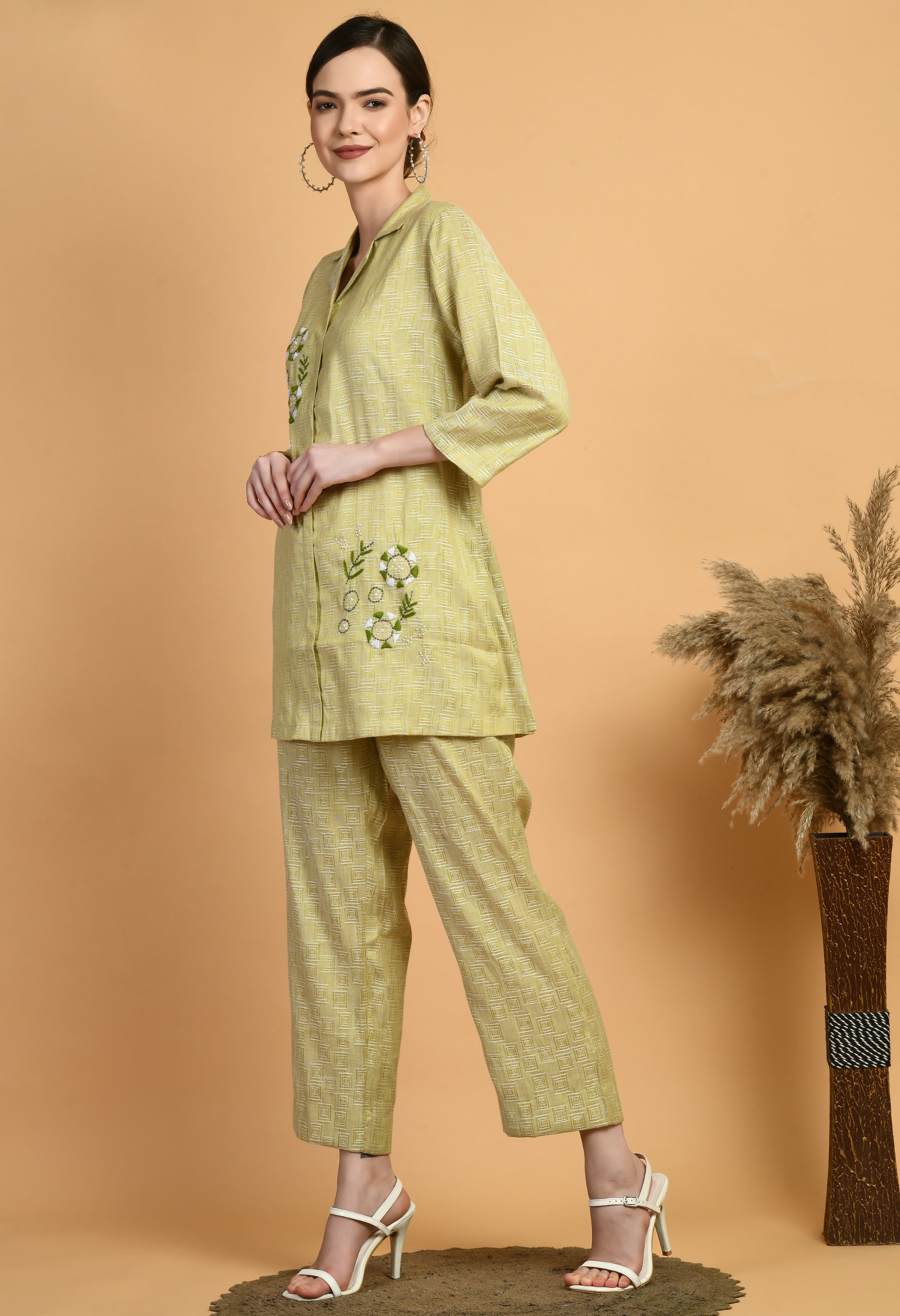 Women  Embroidery L. Green V Neck Cotton  Kurta Set