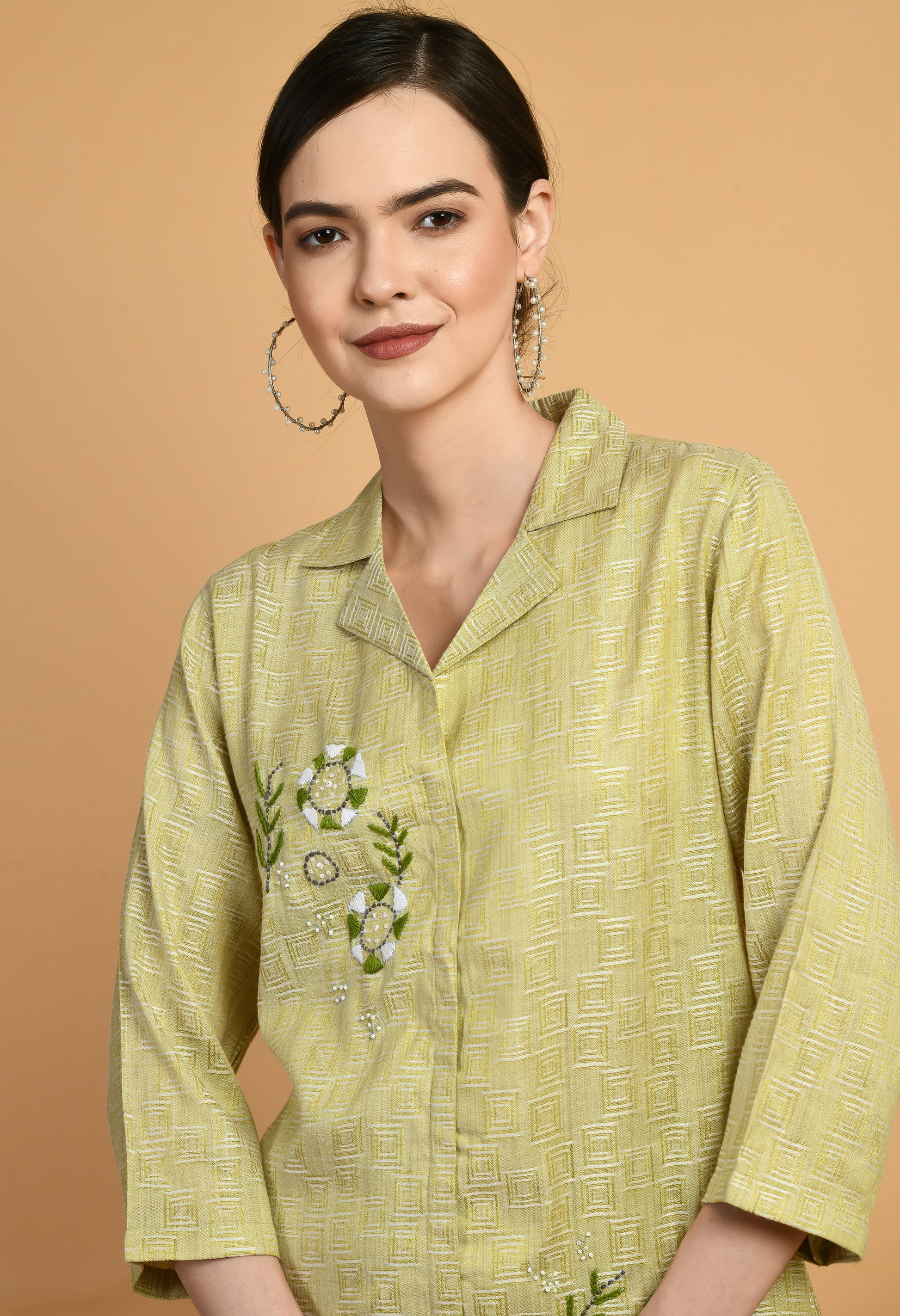 Women  Embroidery L. Green V Neck Cotton  Kurta Set