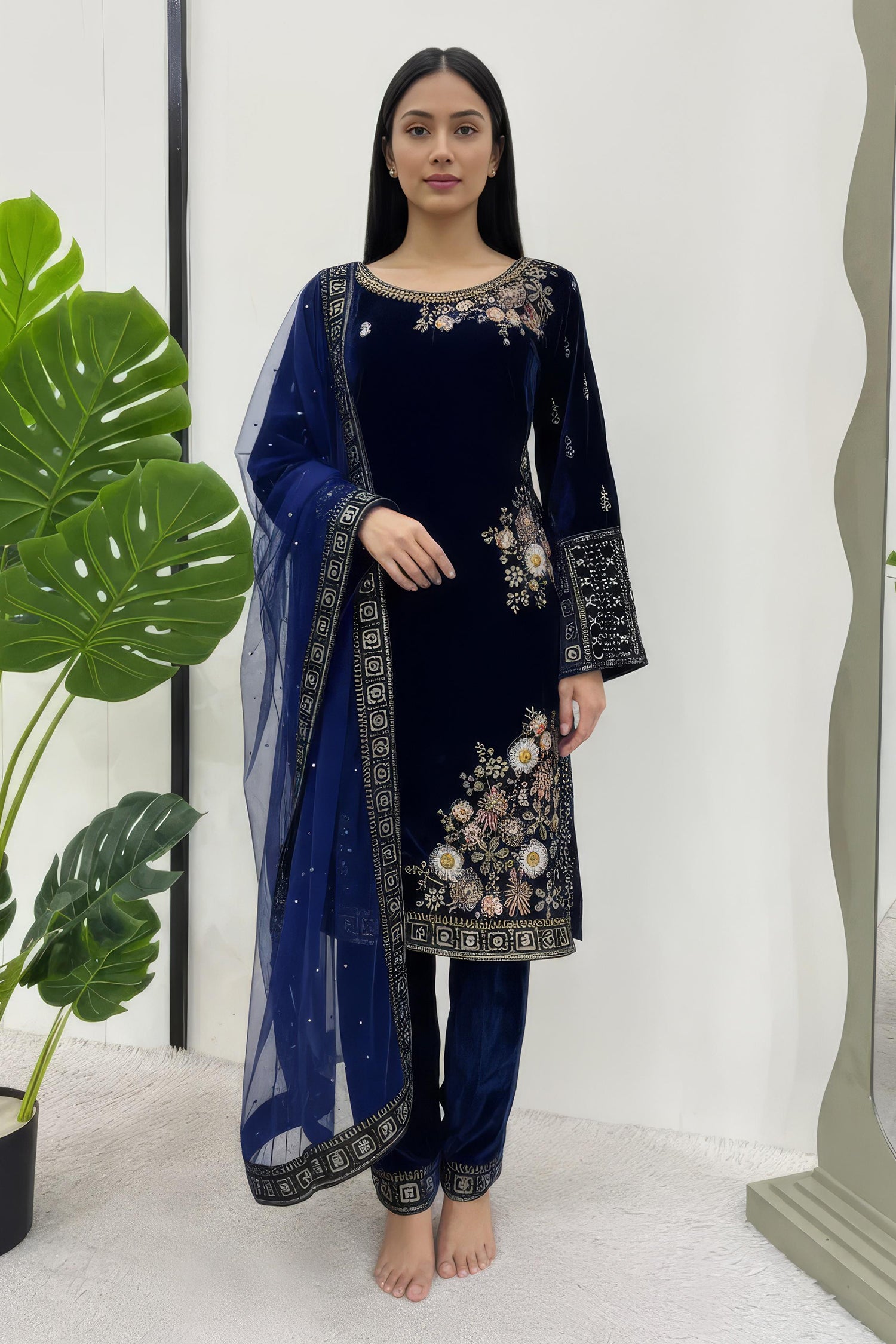 Women Blue Velvet Kurta Set