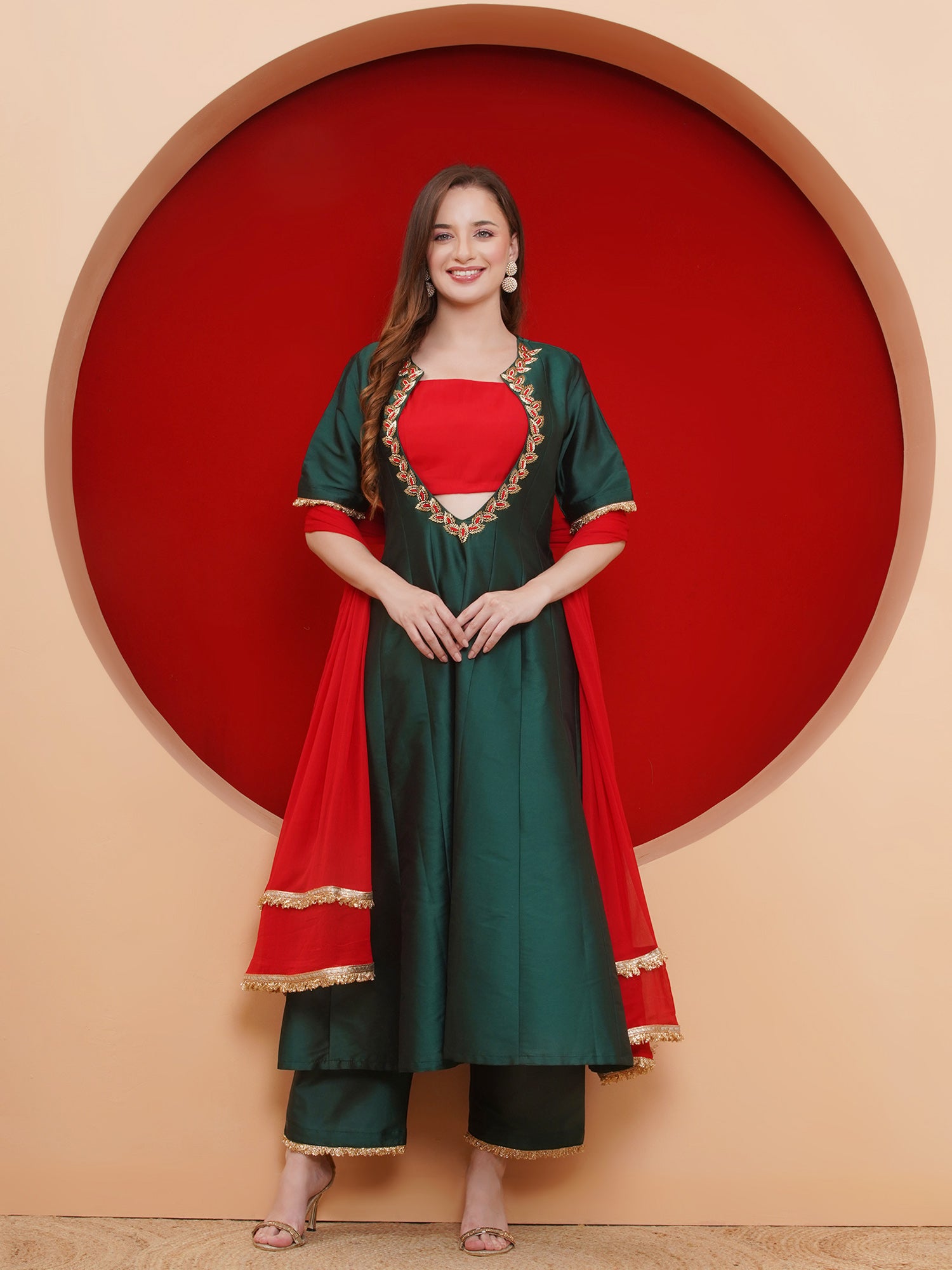 Women Green Tafta anarkali Suit