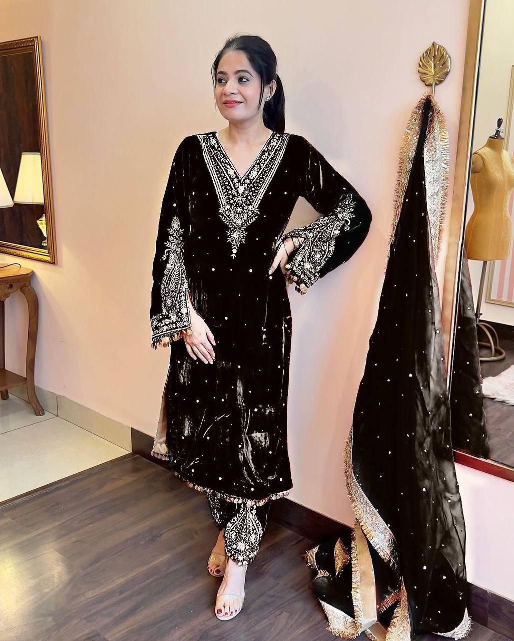 Women Black Velvet Kurta Set