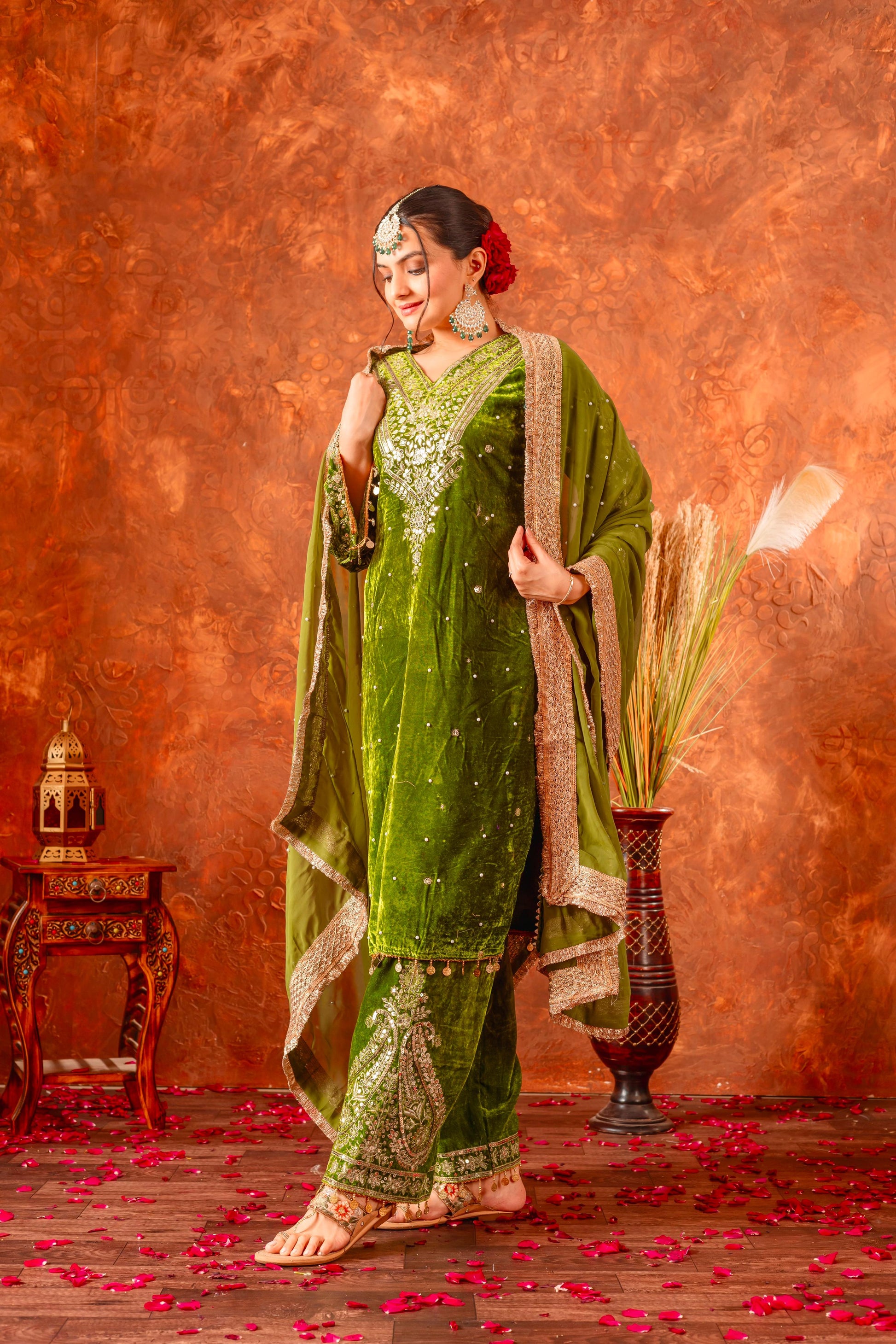 Women Green Velvet Kurta Set