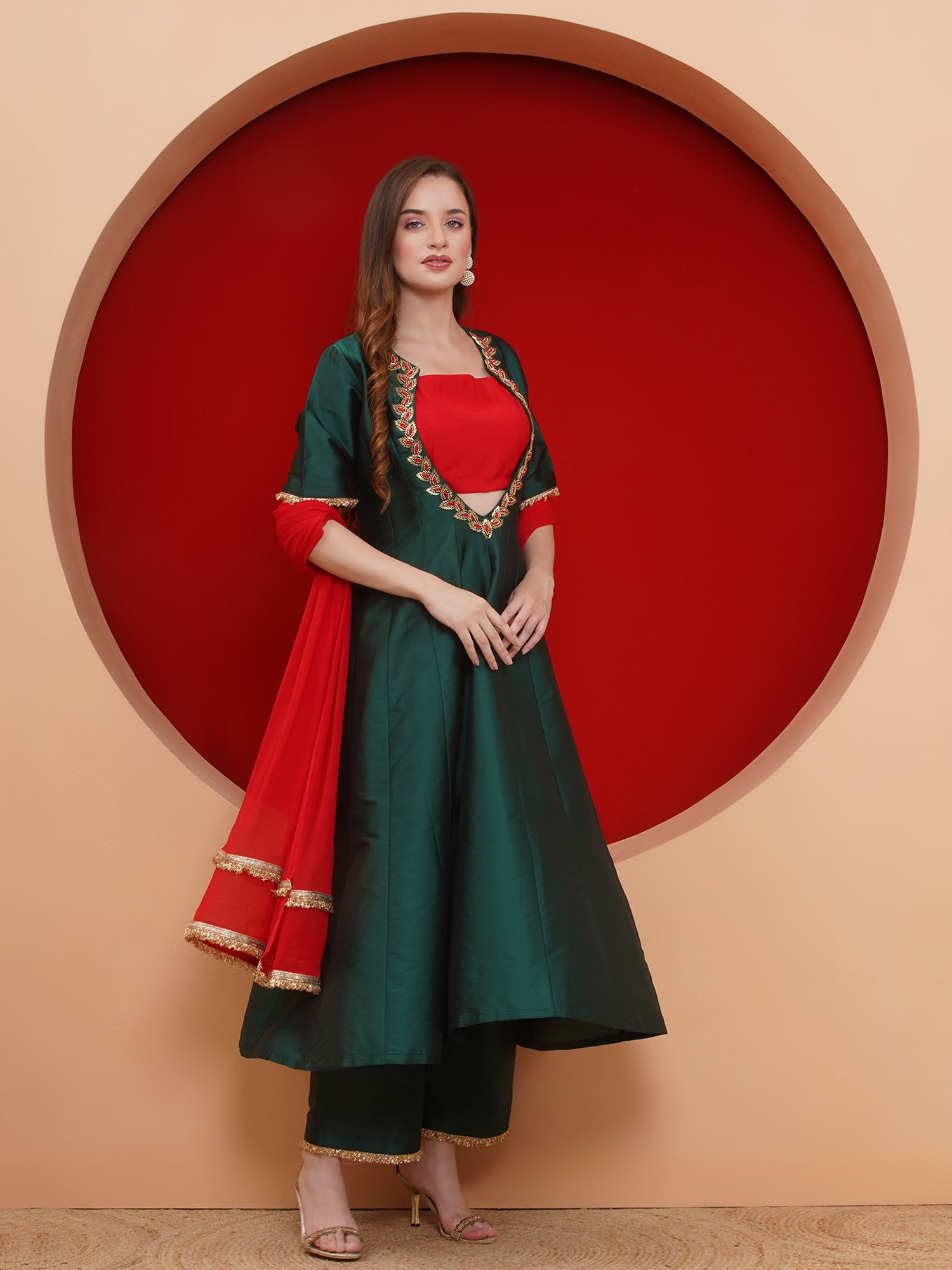 Women Green Tafta anarkali Suit