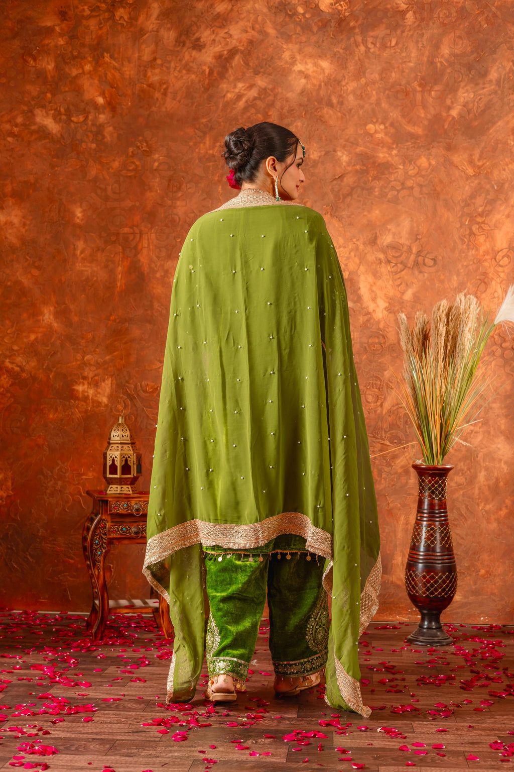 Women Green Velvet Kurta Set