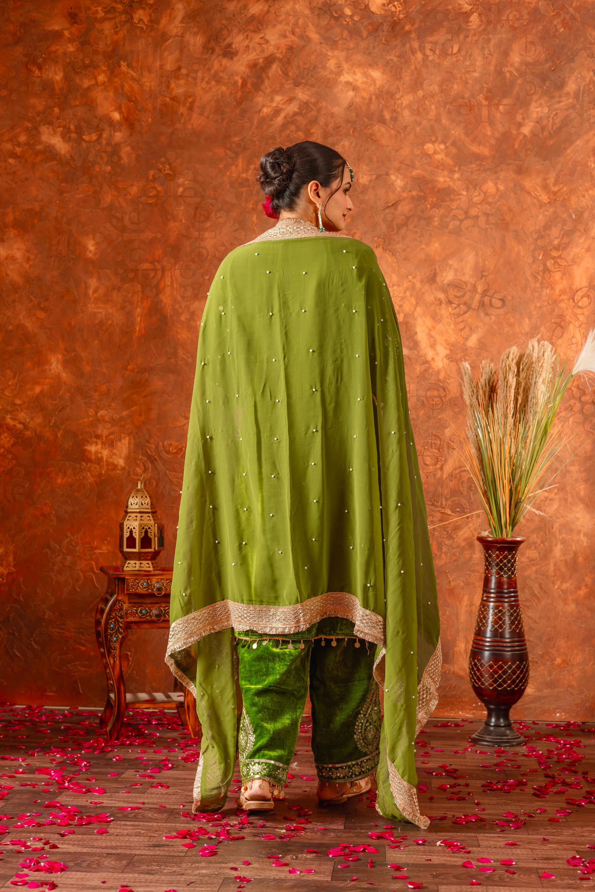 Women Green Velvet Kurta Set