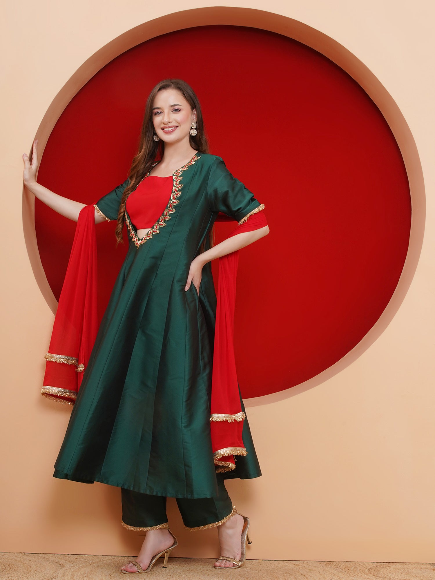 Women Green Tafta anarkali Suit