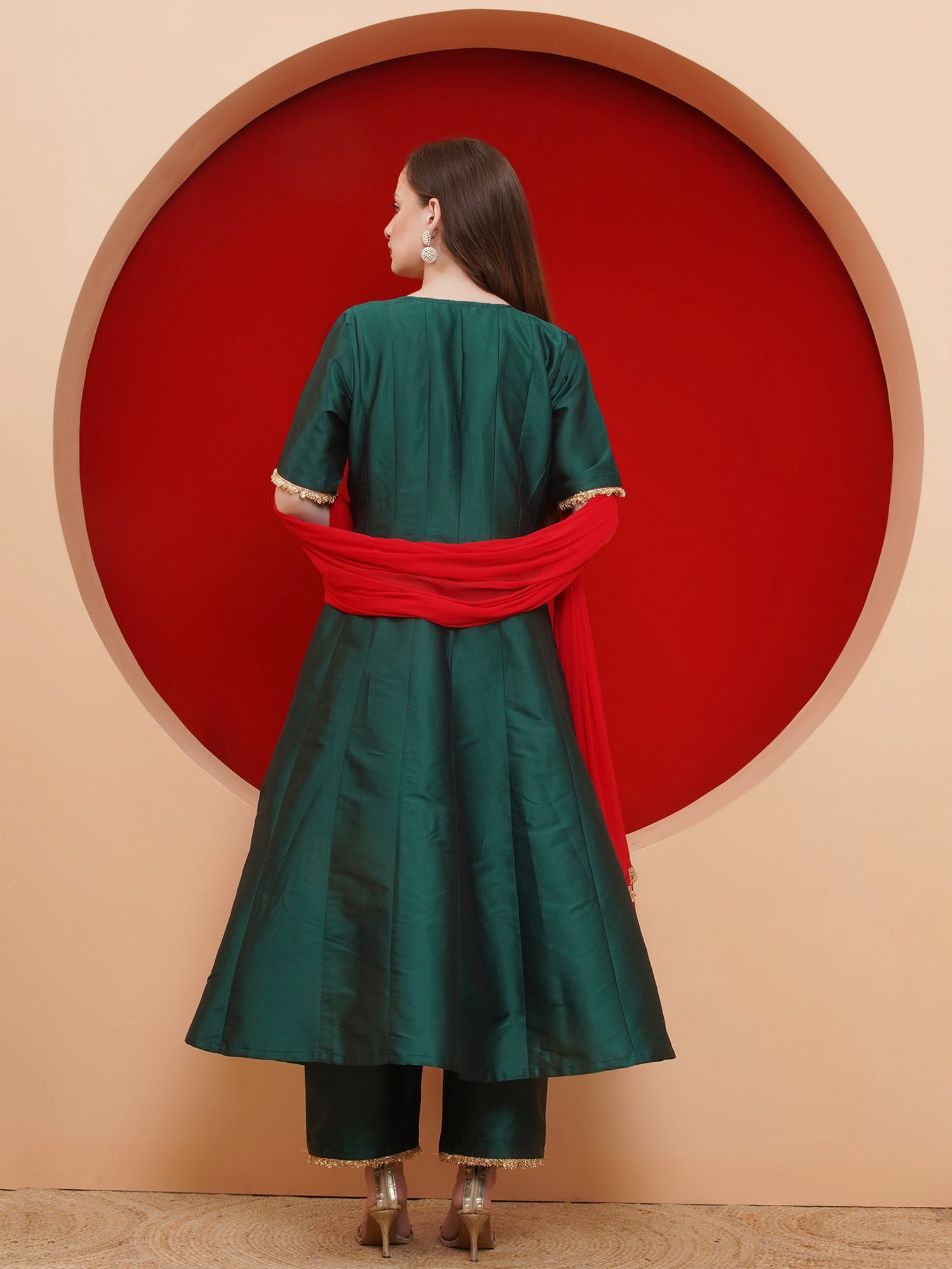 Women Green Tafta anarkali Suit