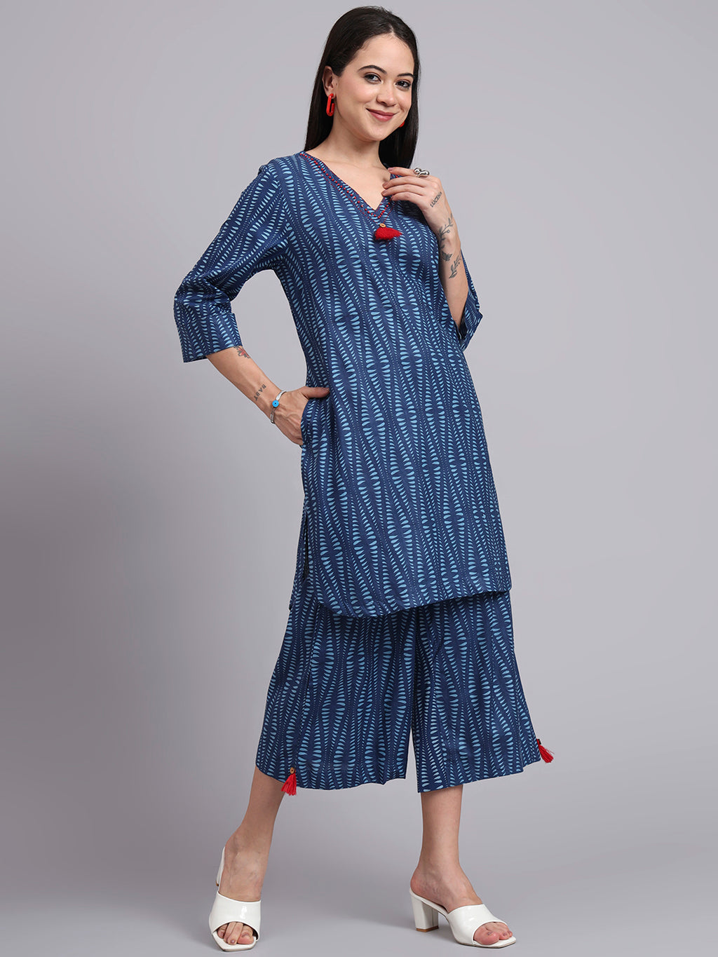 Women Blue Cotton Printed & Hand Work Co-ord Set (Set of 2)