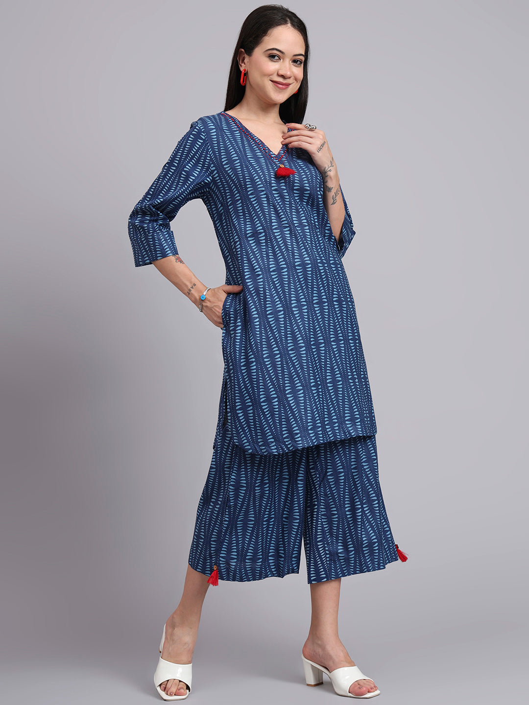 Women Blue Cotton Printed & Hand Work Co-ord Set (Set of 2)