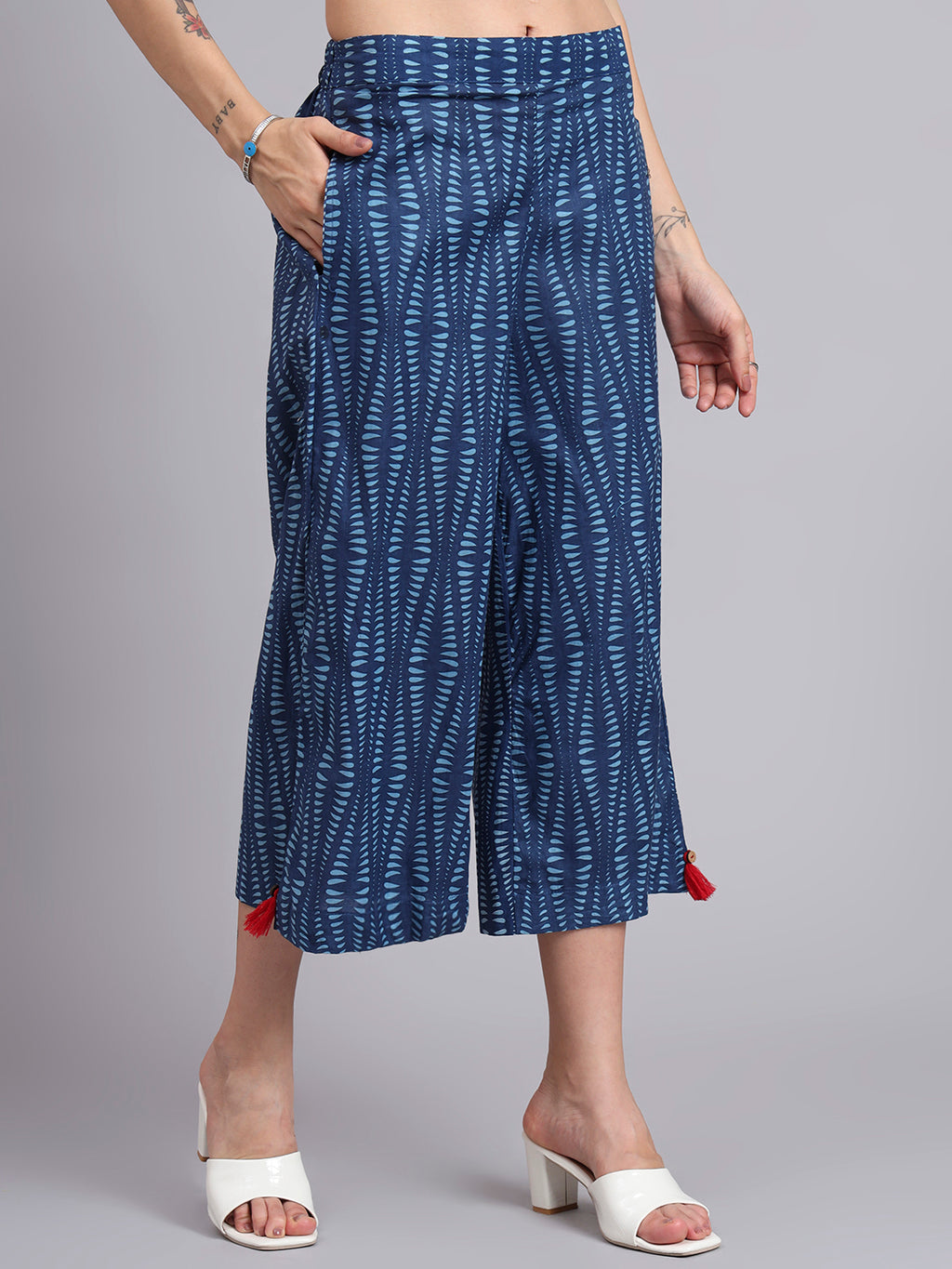 Women Blue Cotton Printed & Hand Work Co-ord Set (Set of 2)