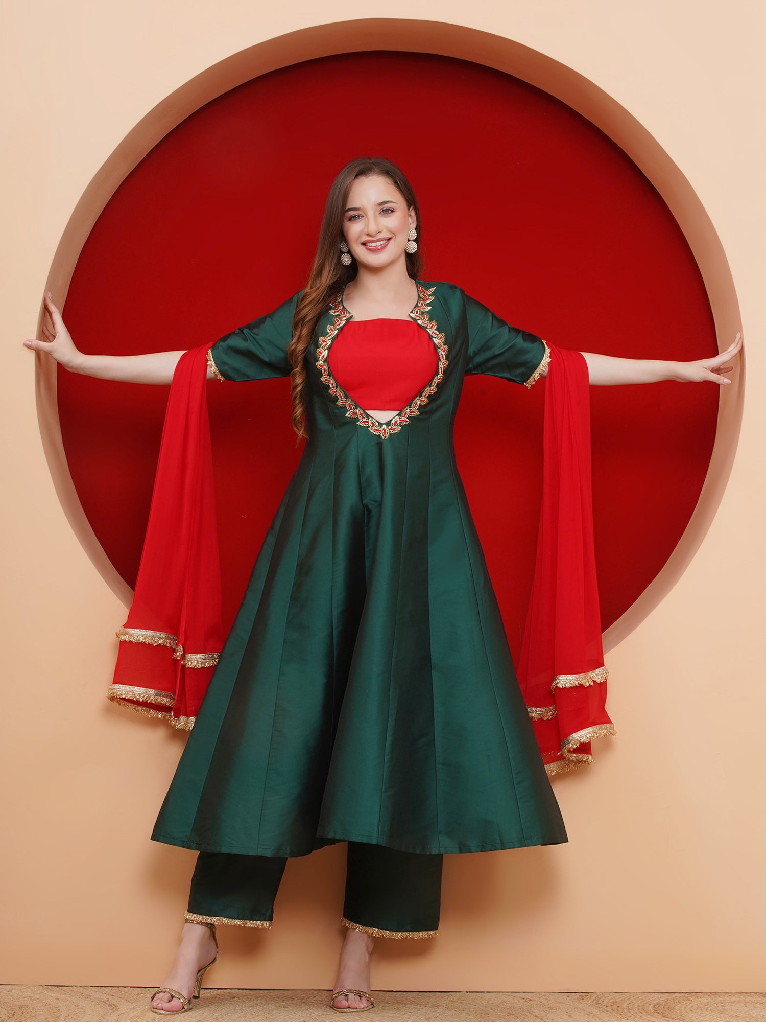 Women Green Tafta anarkali Suit