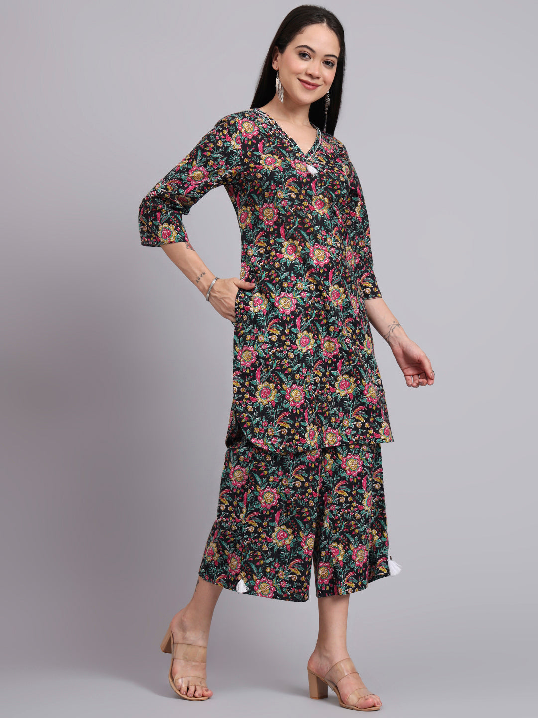 Women Multicolor Cotton Printed & Hand Work Co-ord Set (Set of 2)