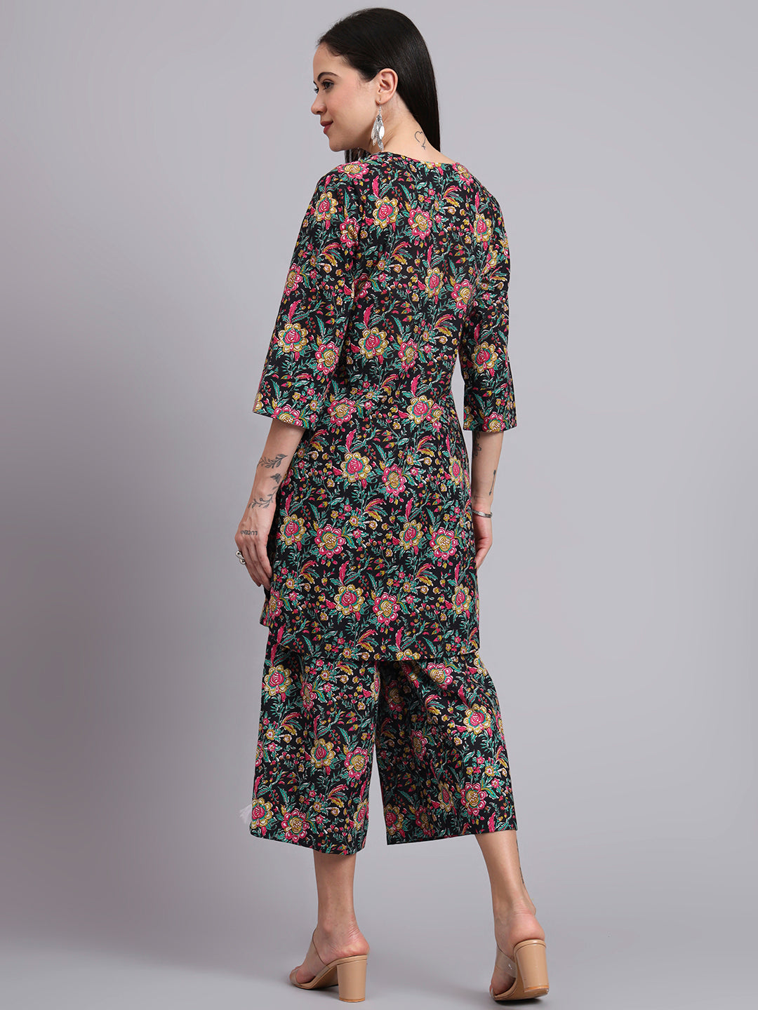 Women Multicolor Cotton Printed & Hand Work Co-ord Set (Set of 2)