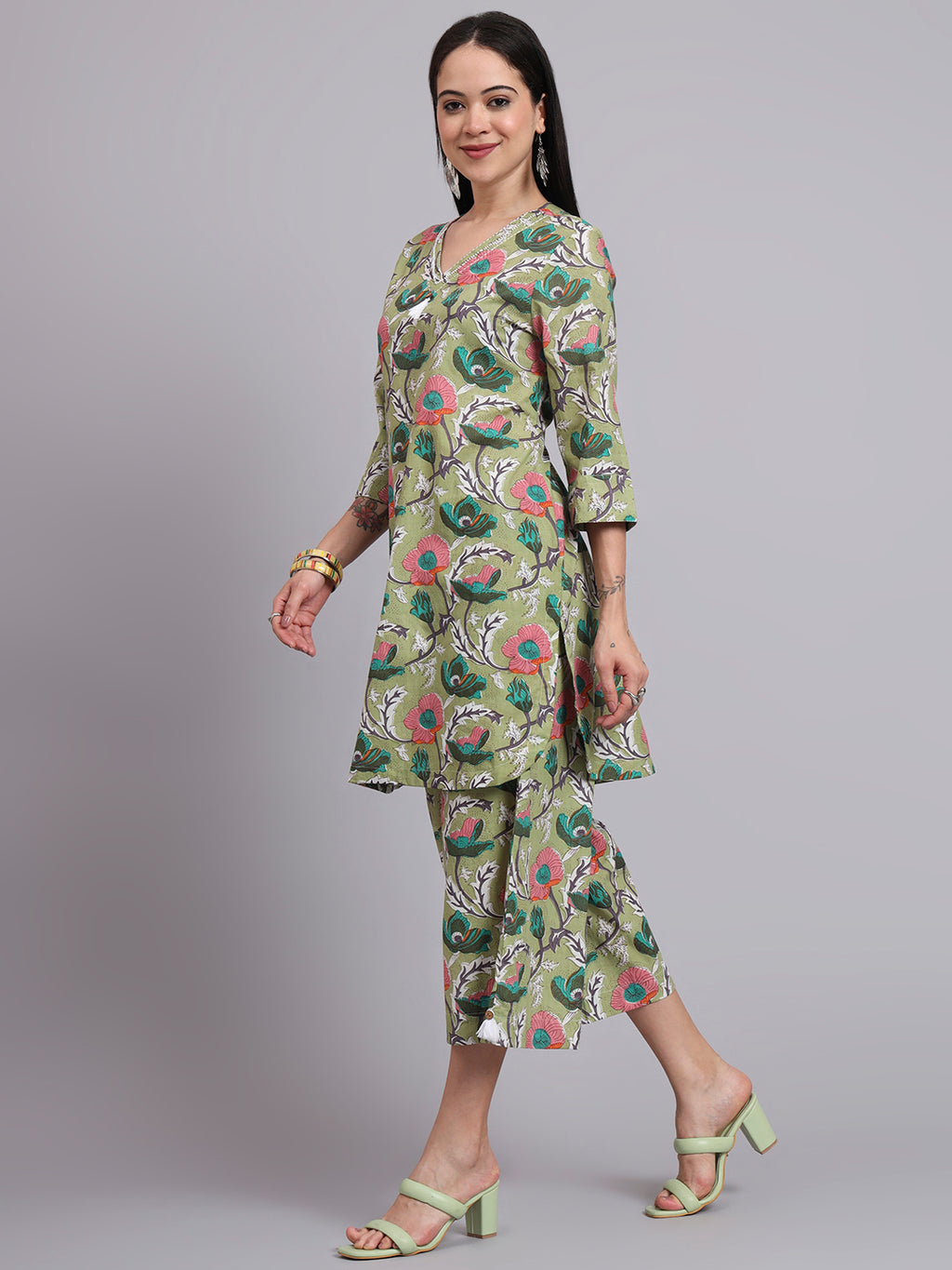 Women Green Cotton Printed & Hand Work Co-ord Set (Set of 2)