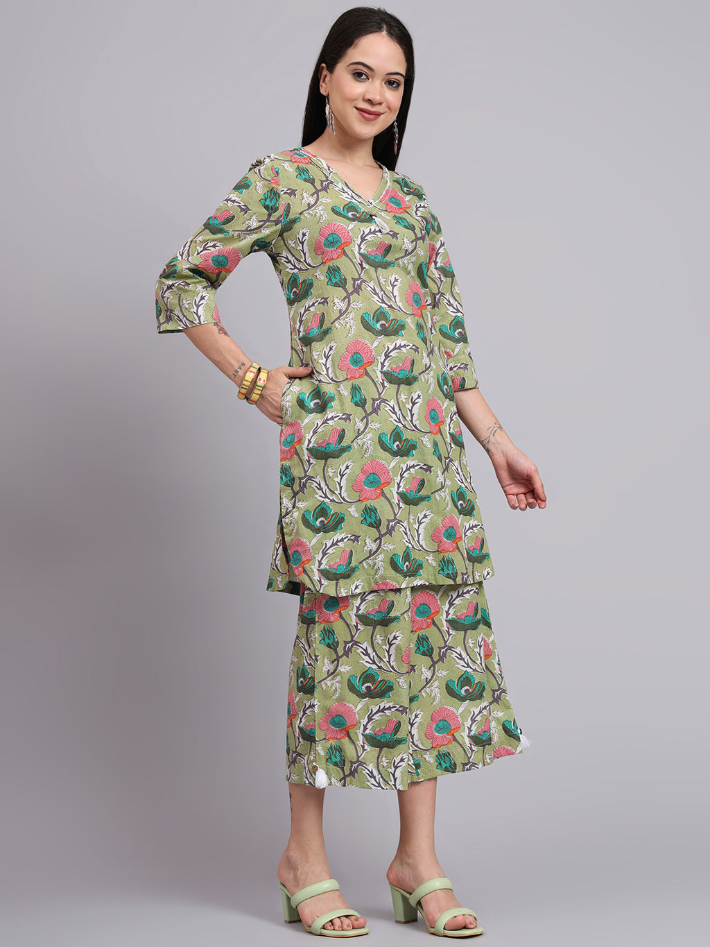 Women Green Cotton Printed & Hand Work Co-ord Set (Set of 2)