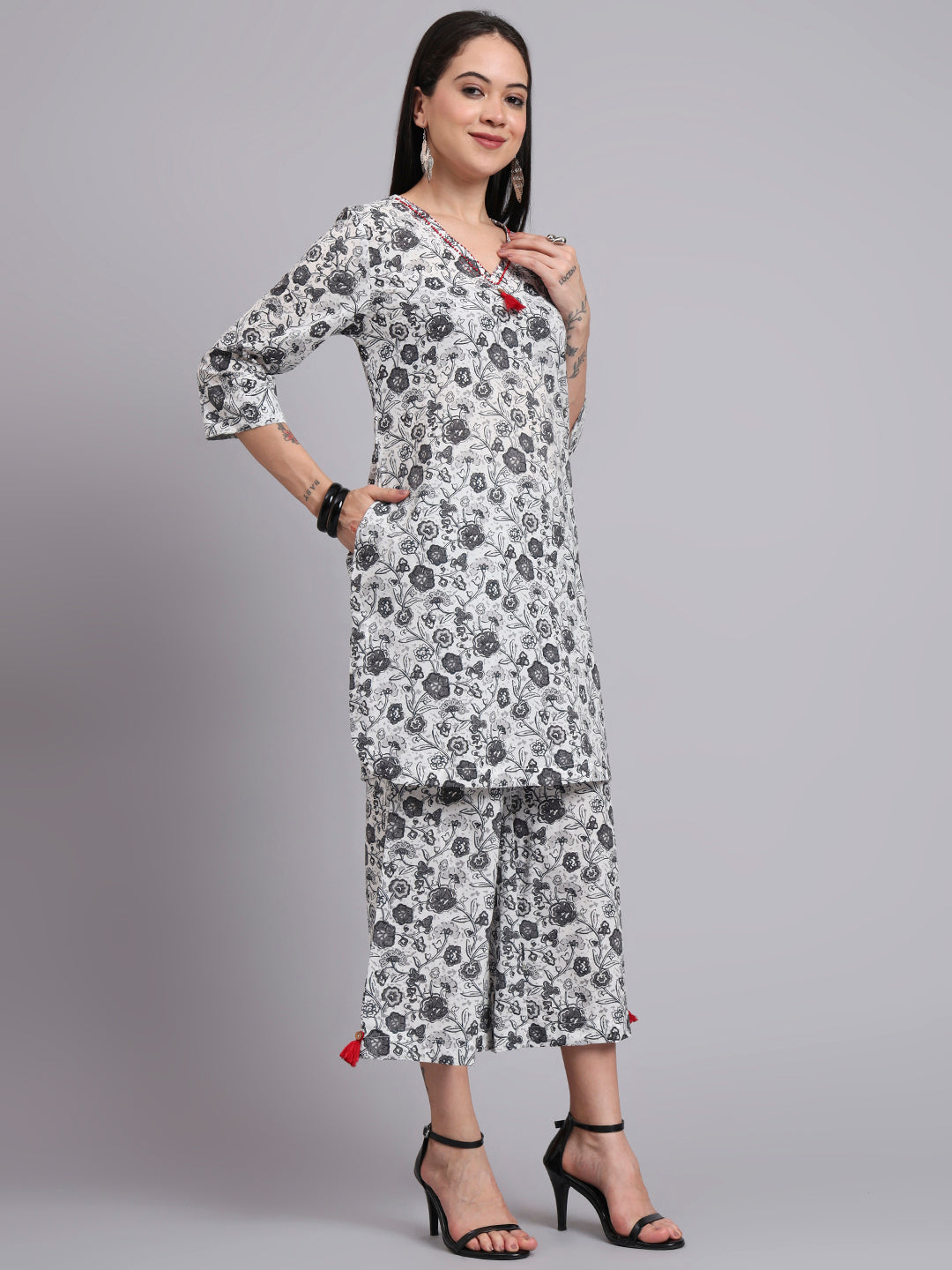 Women Cream Cotton Printed & Hand Work Co-ord Set (Set of 2)