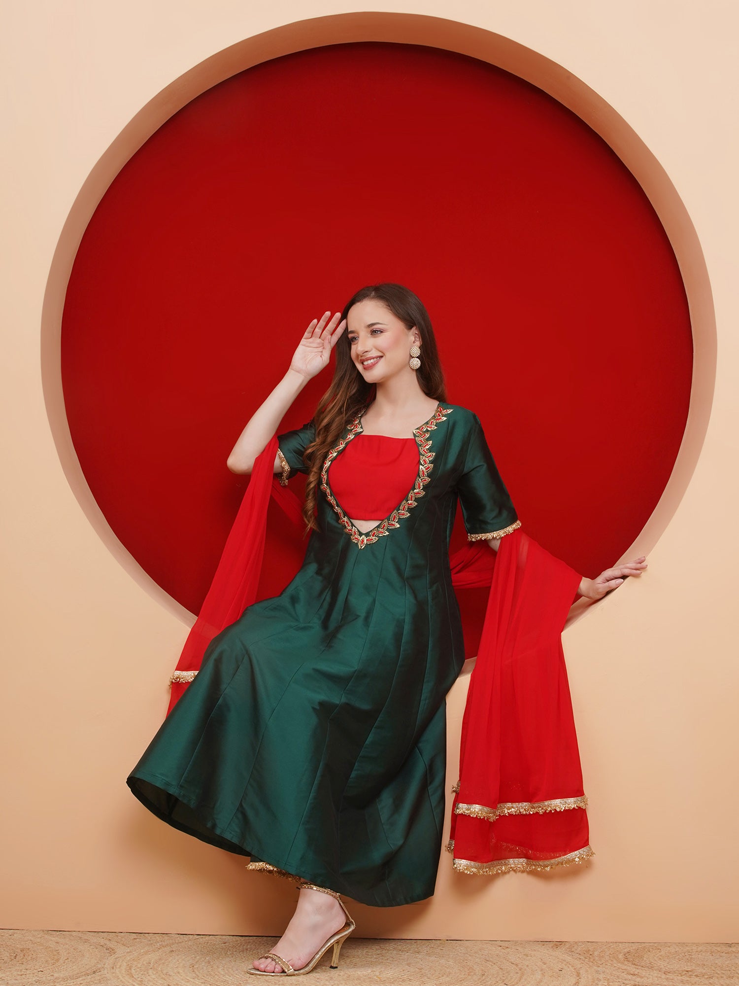 Women Green Tafta anarkali Suit