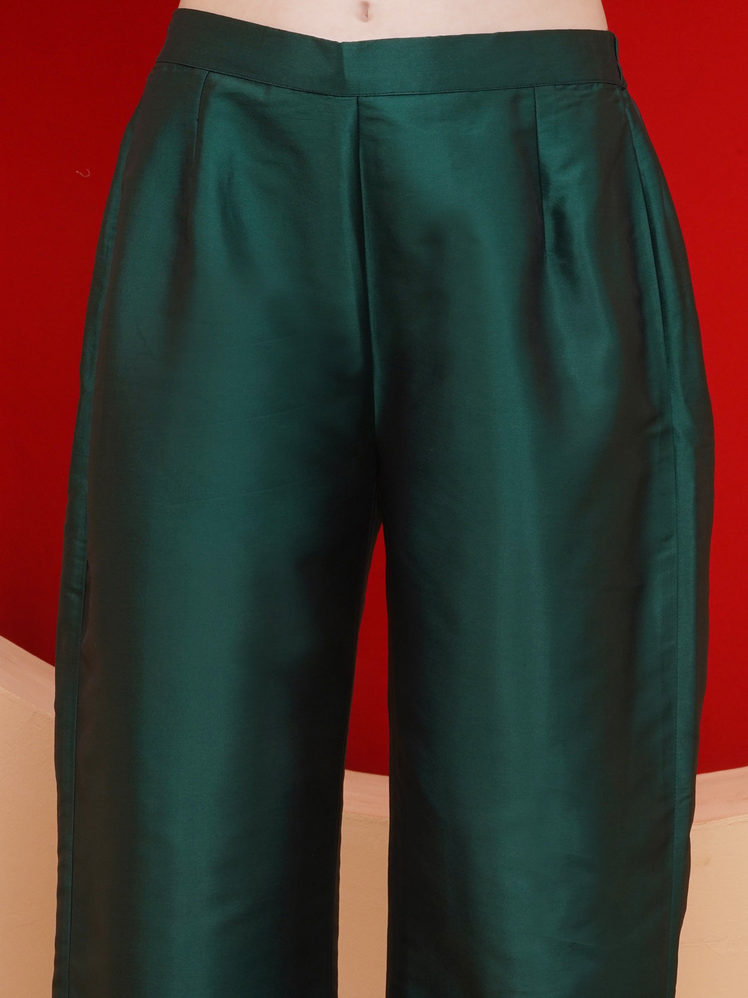 Women Green Tafta anarkali Suit